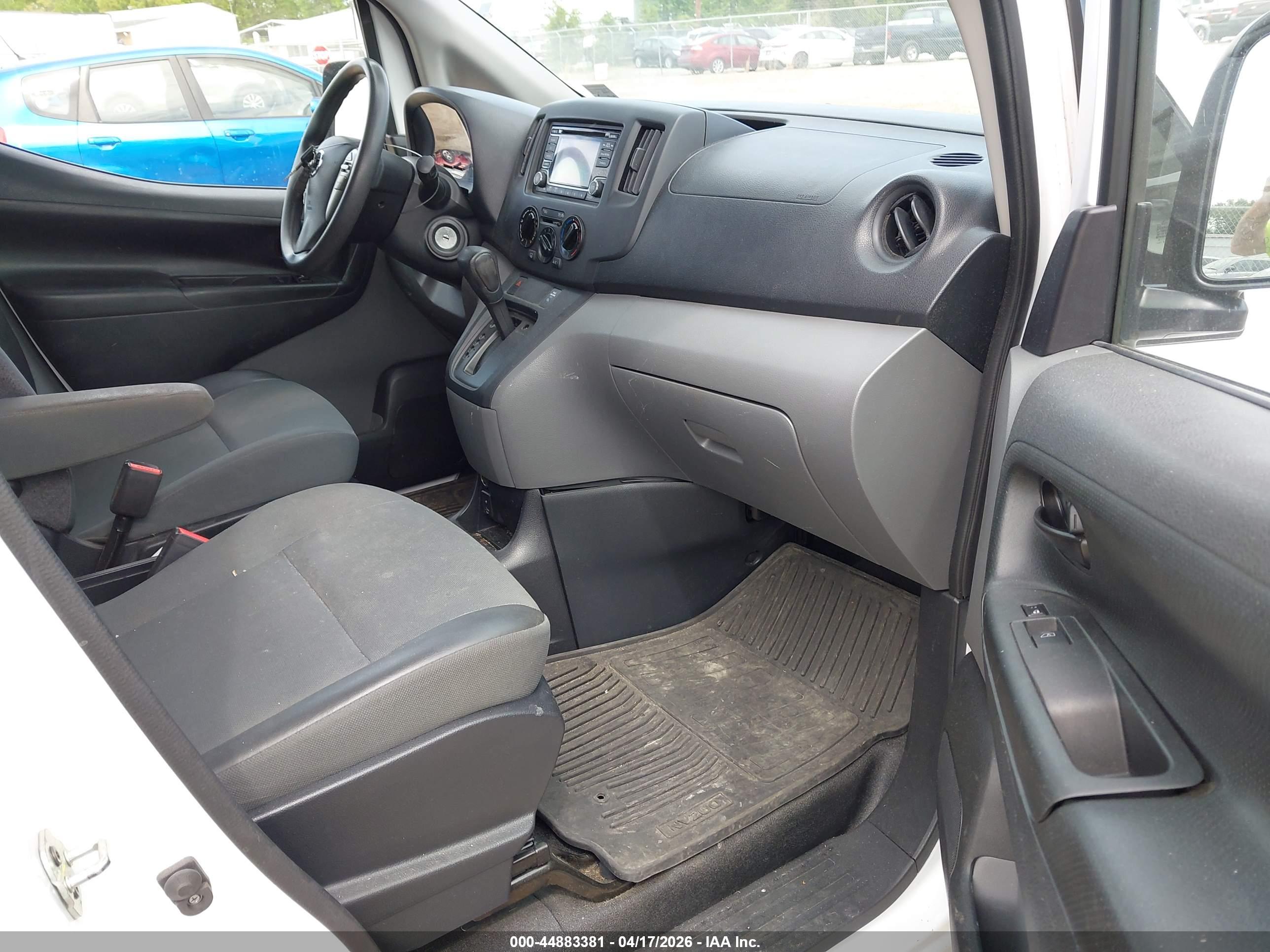 NISSAN NV200 image 5