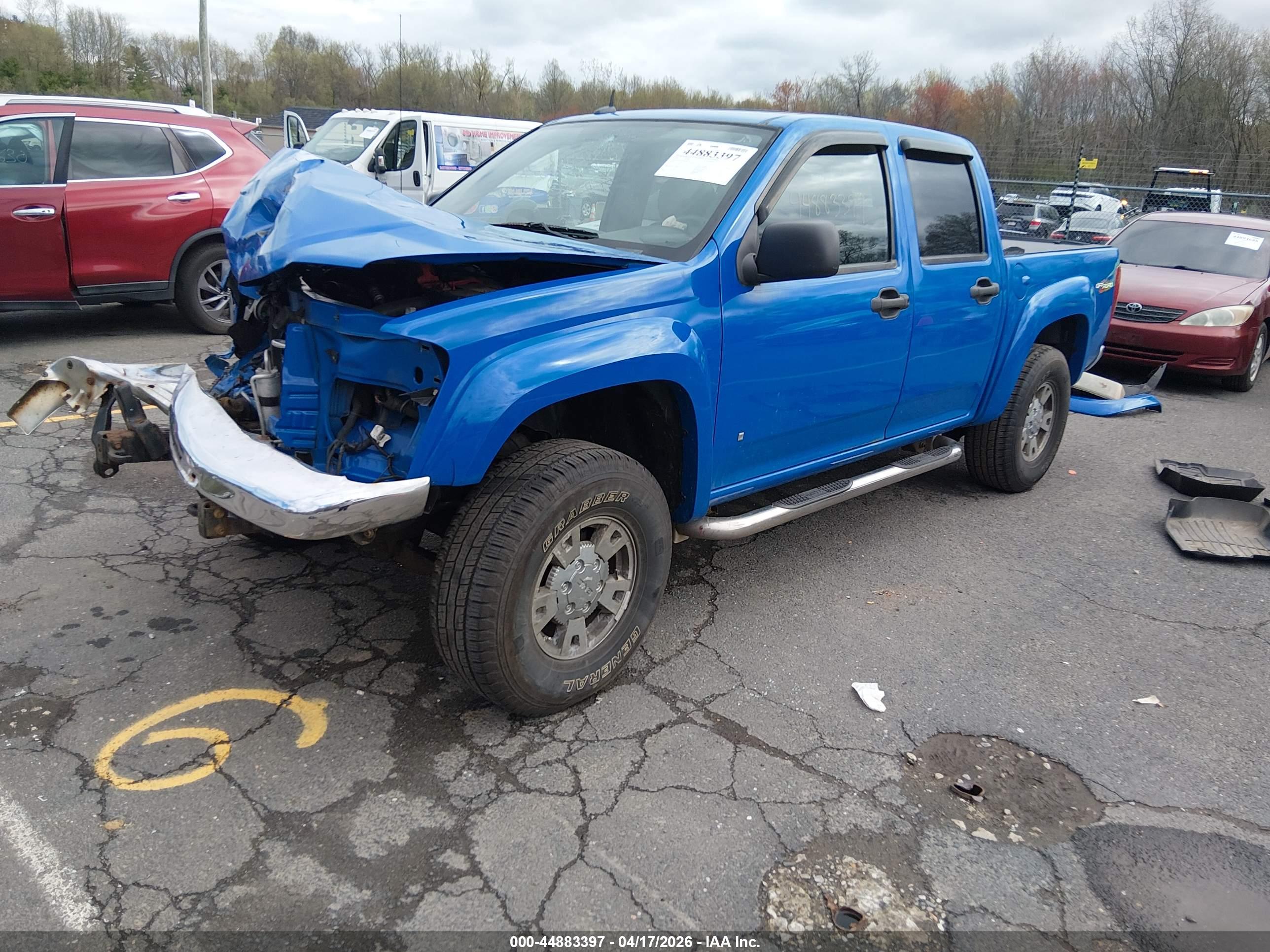 GMC CANYON image 2