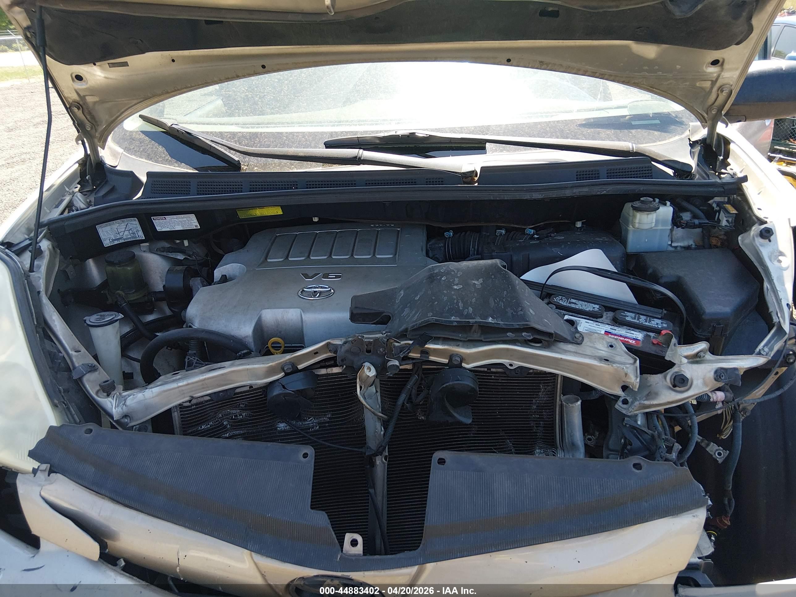 TOYOTA SIENNA image 10