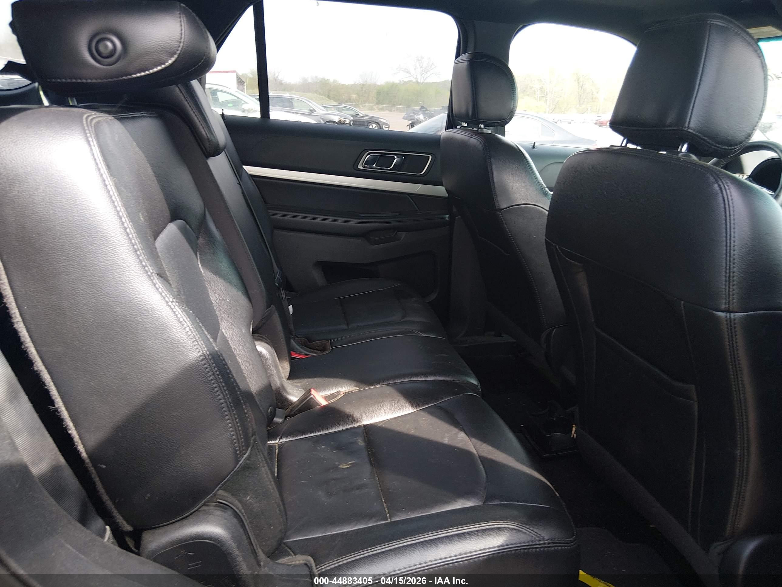 FORD EXPLORER image 8