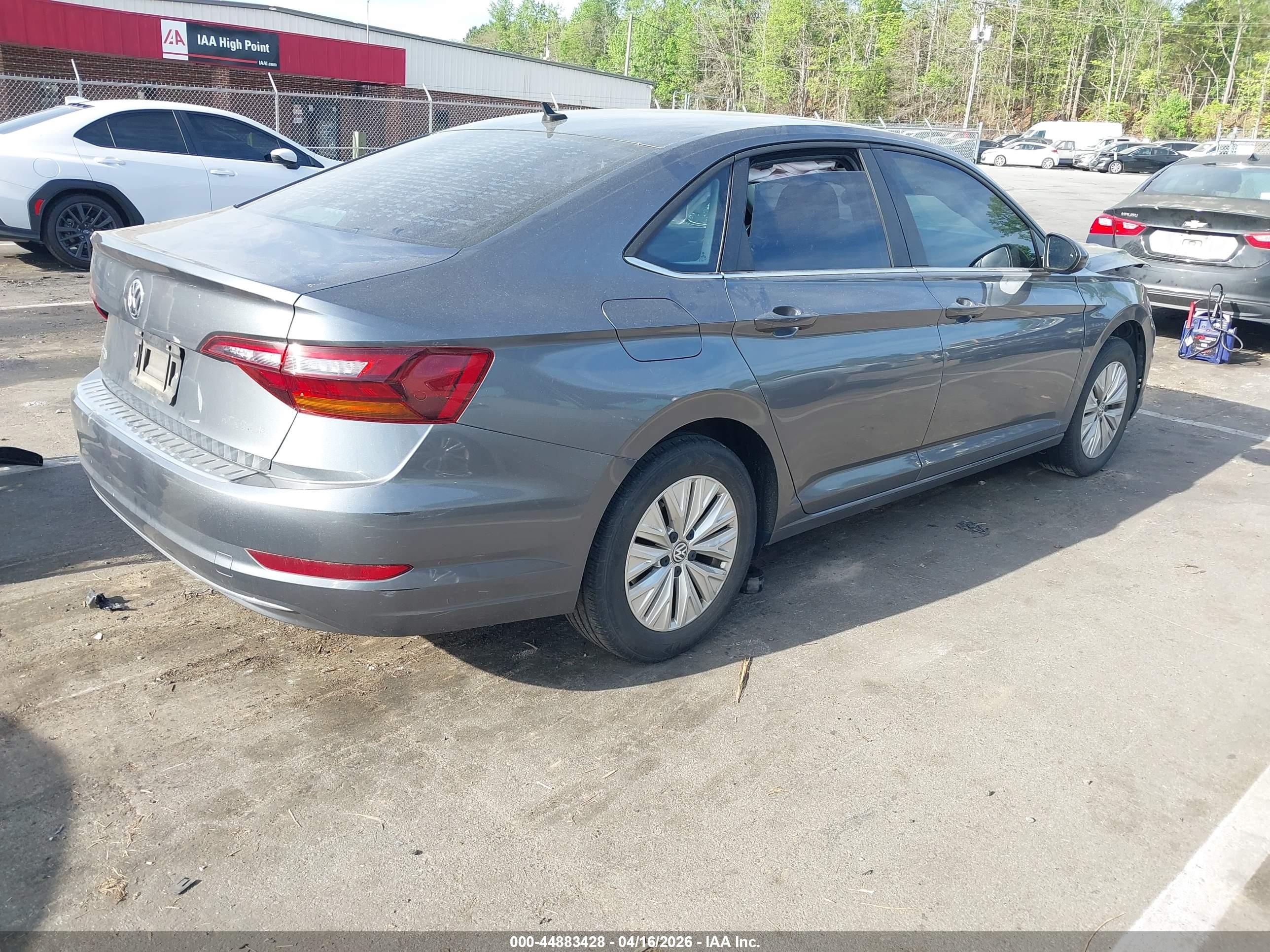 VOLKSWAGEN JETTA image 4