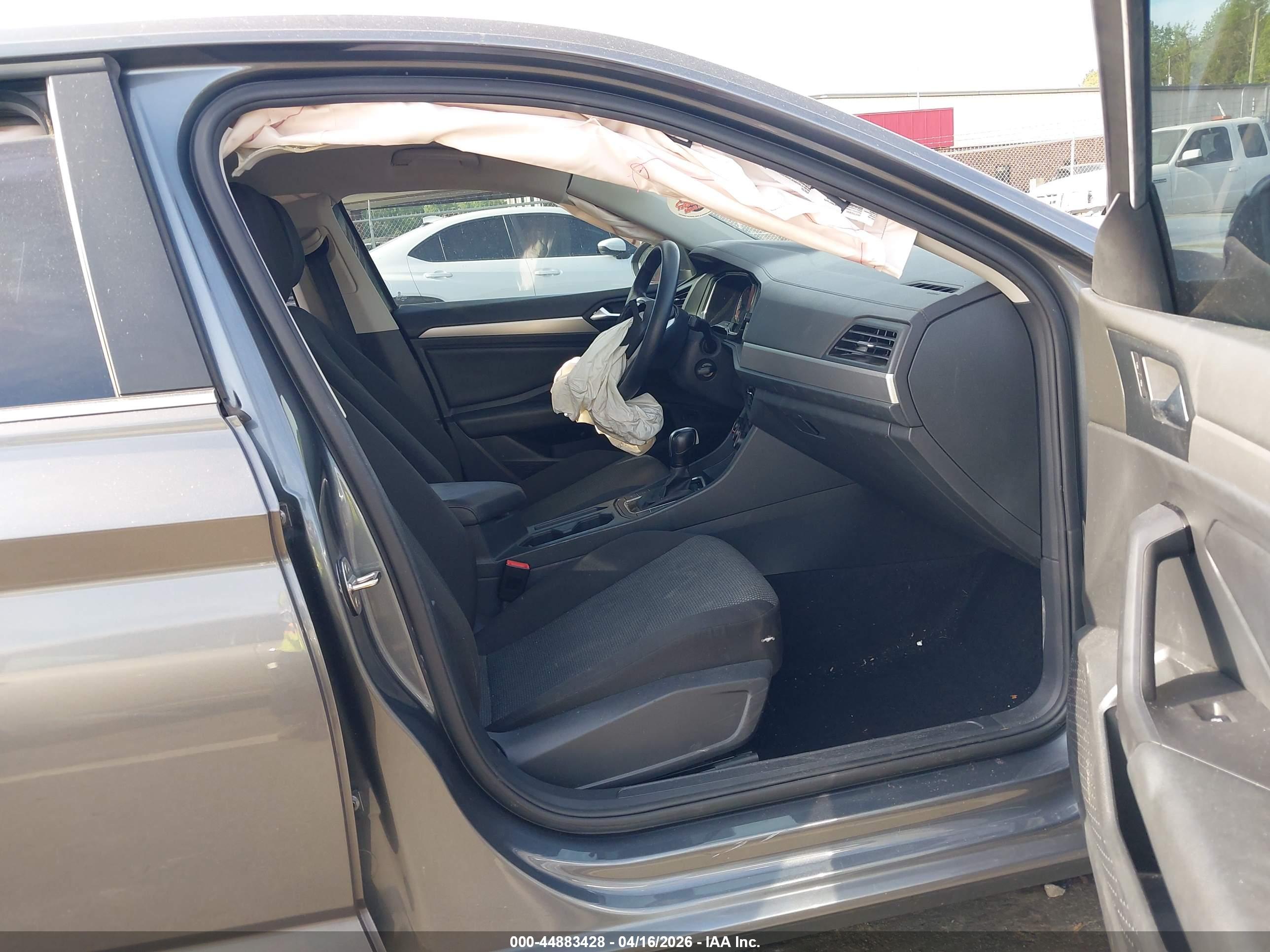 VOLKSWAGEN JETTA image 5