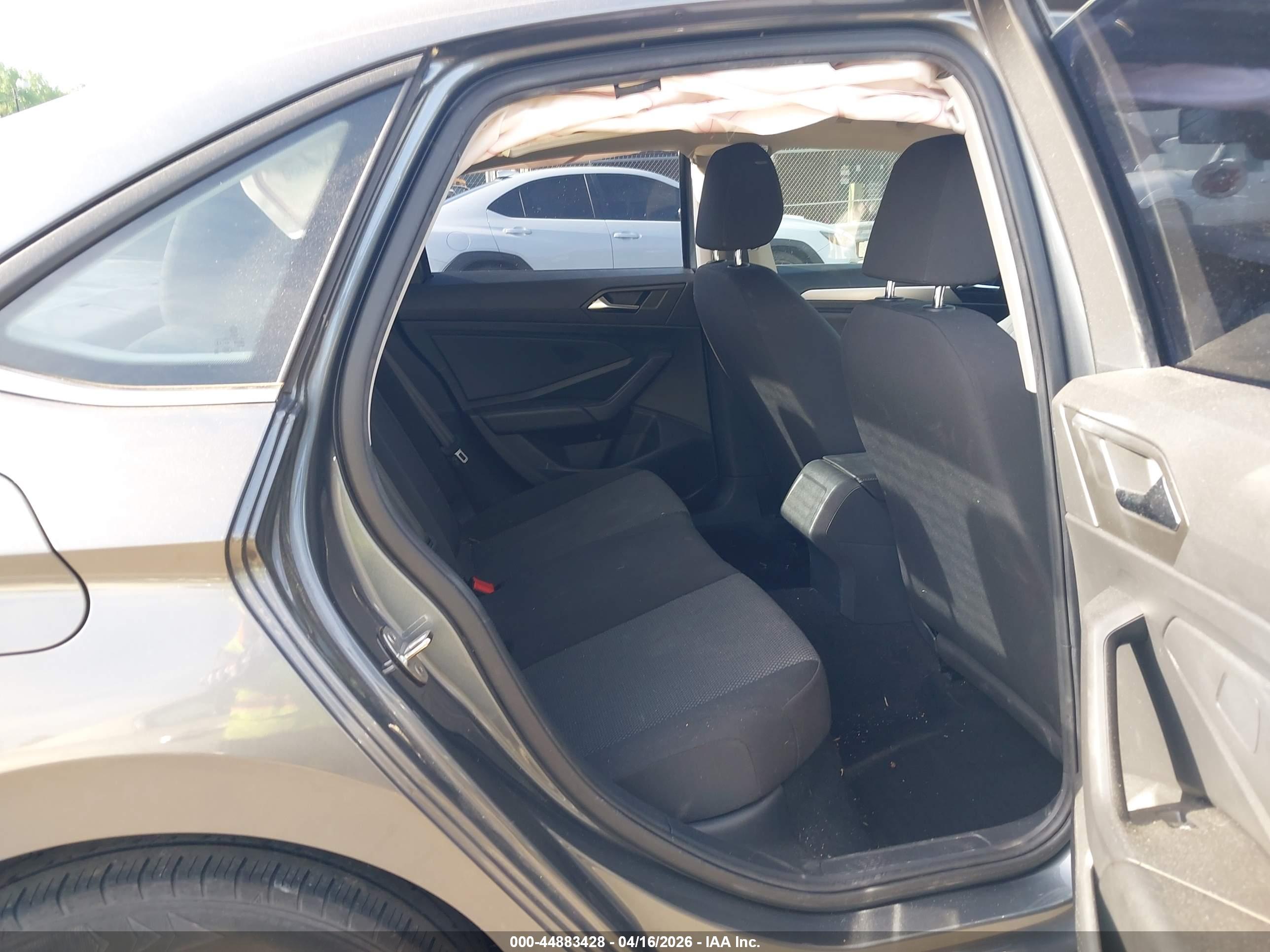VOLKSWAGEN JETTA image 8