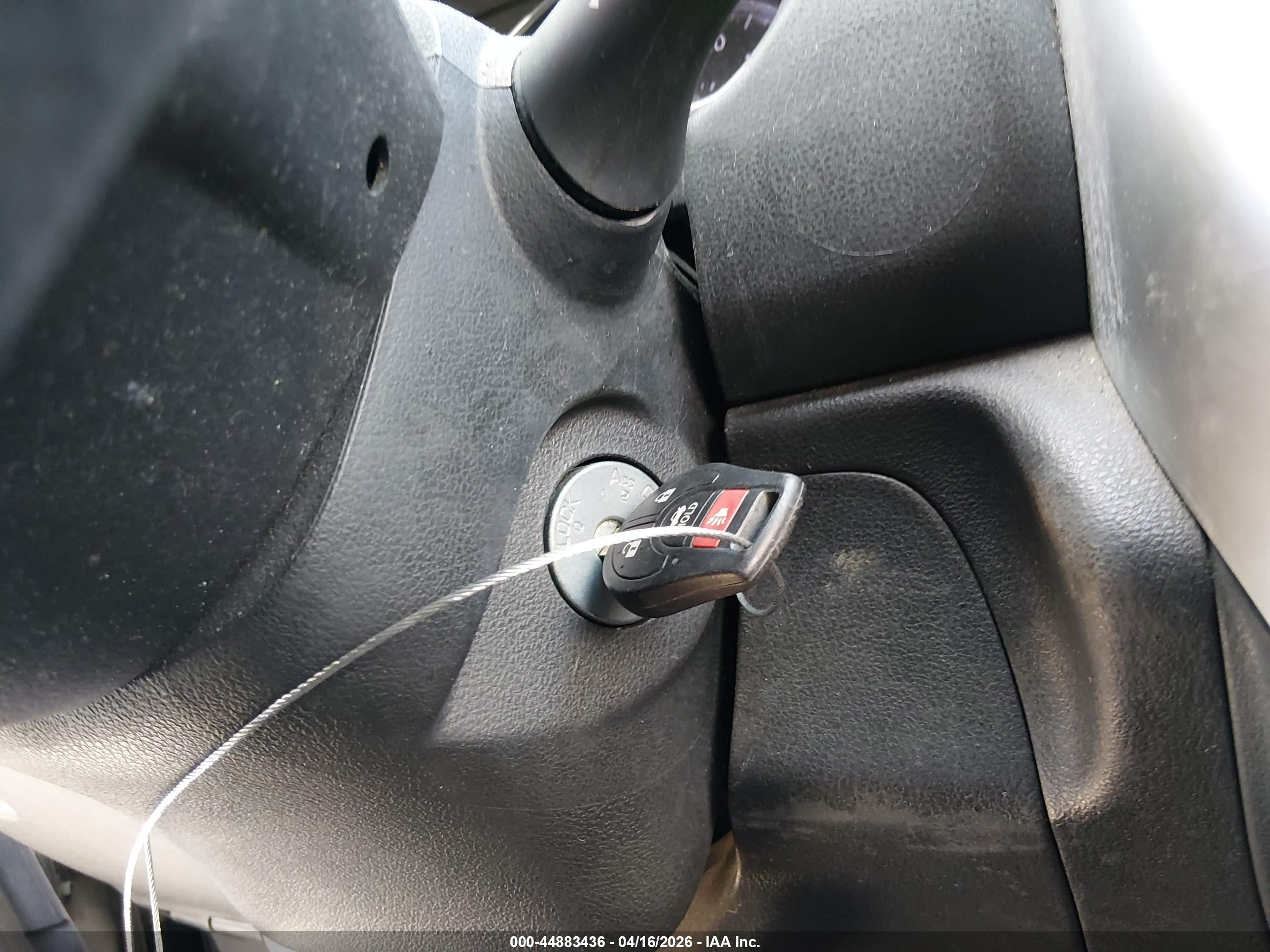 NISSAN VERSA image 11