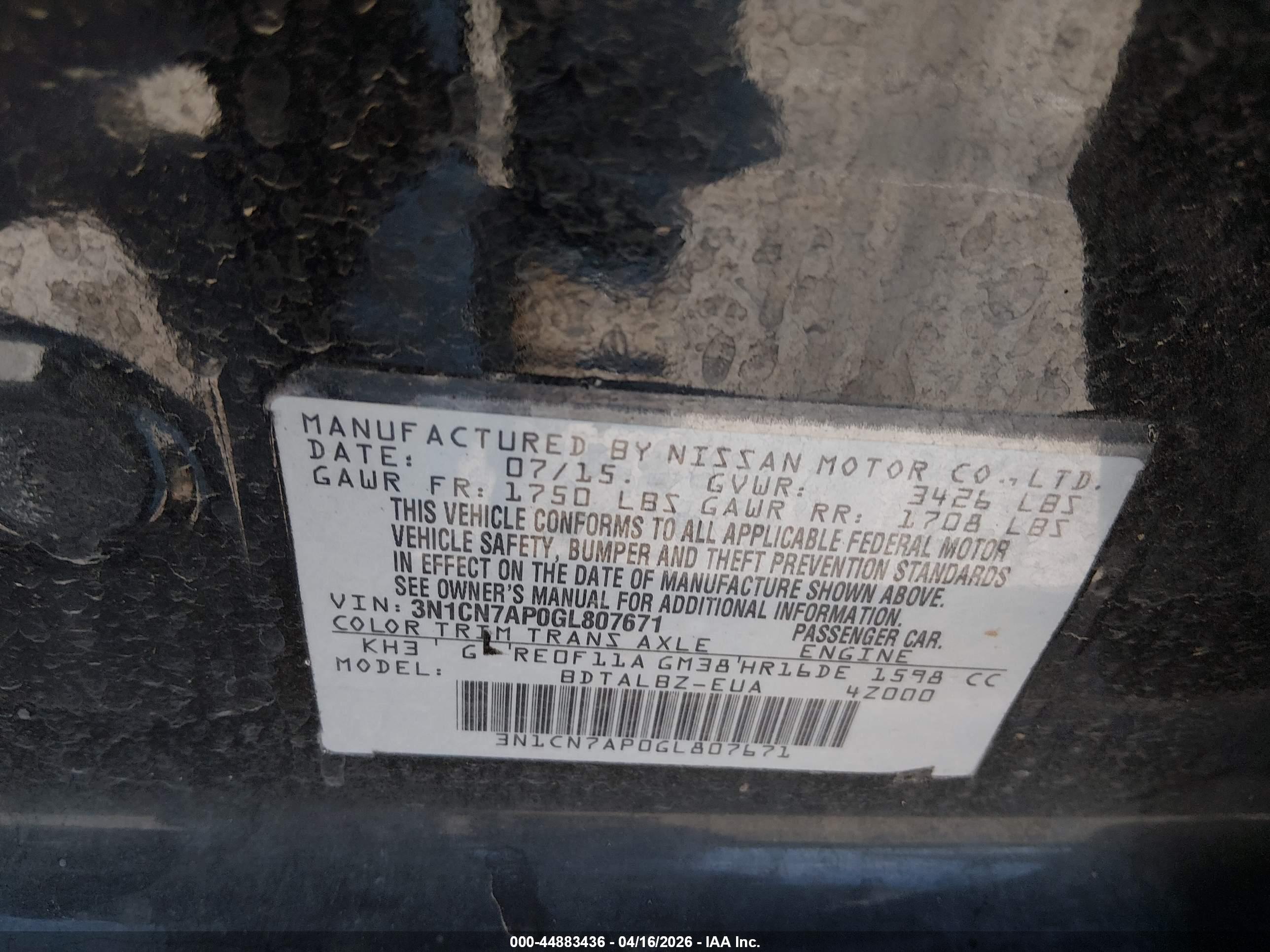 NISSAN VERSA image 9