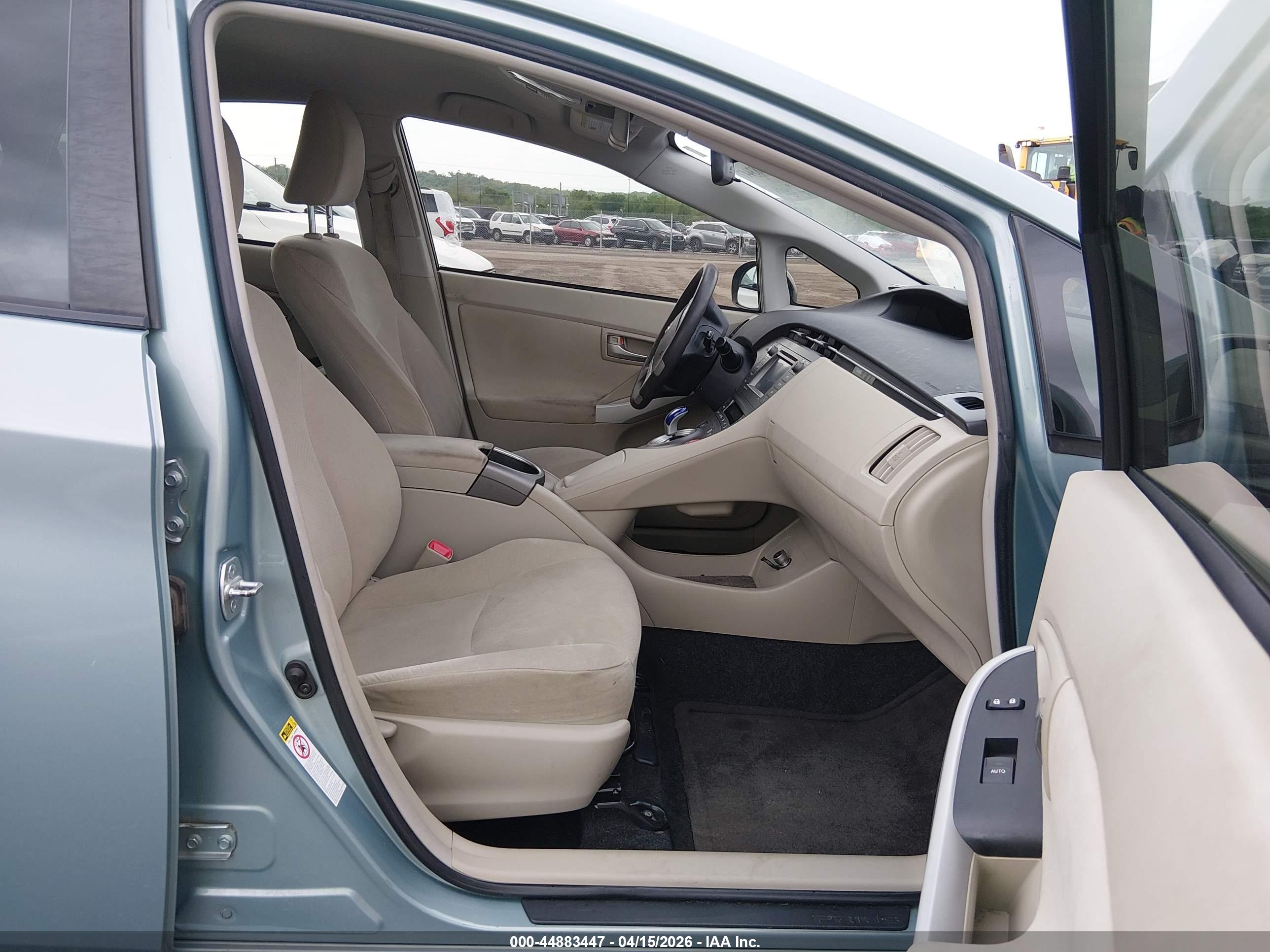 TOYOTA PRIUS image 5
