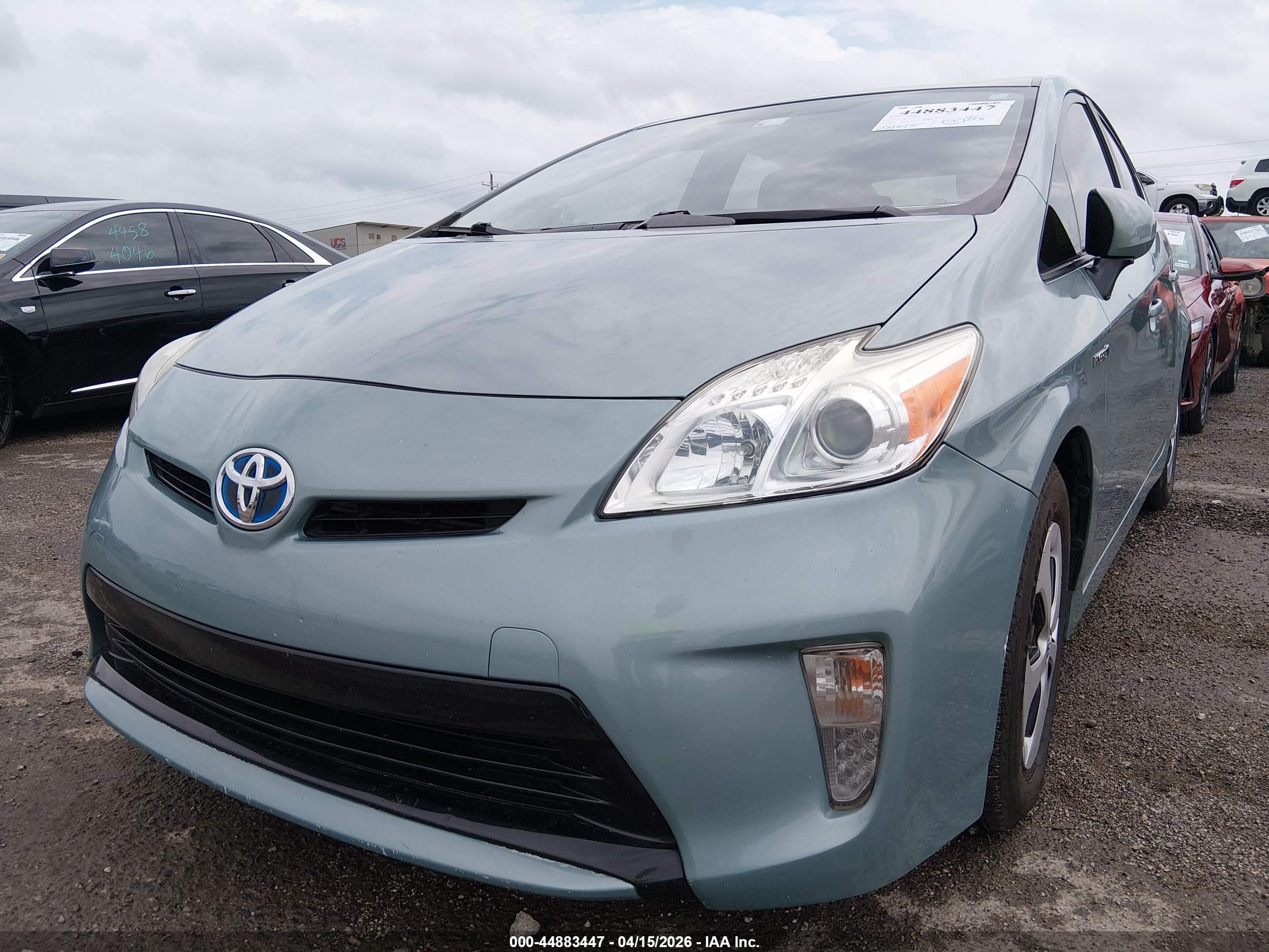 TOYOTA PRIUS image 6