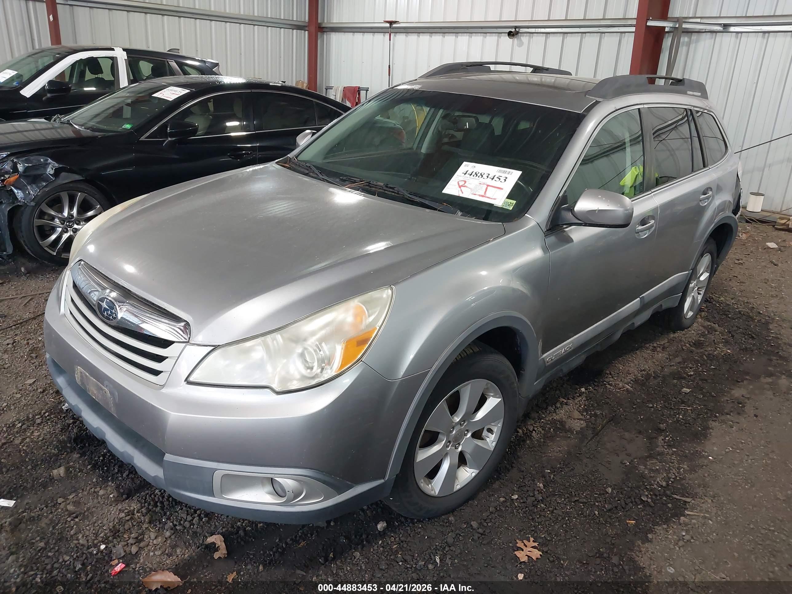 SUBARU OUTBACK image 2