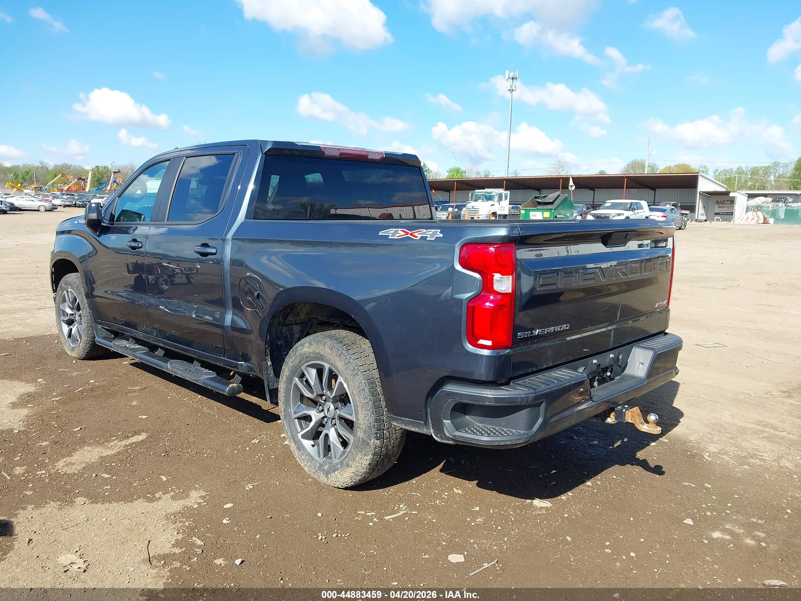 CHEVROLET SILVERADO image 3