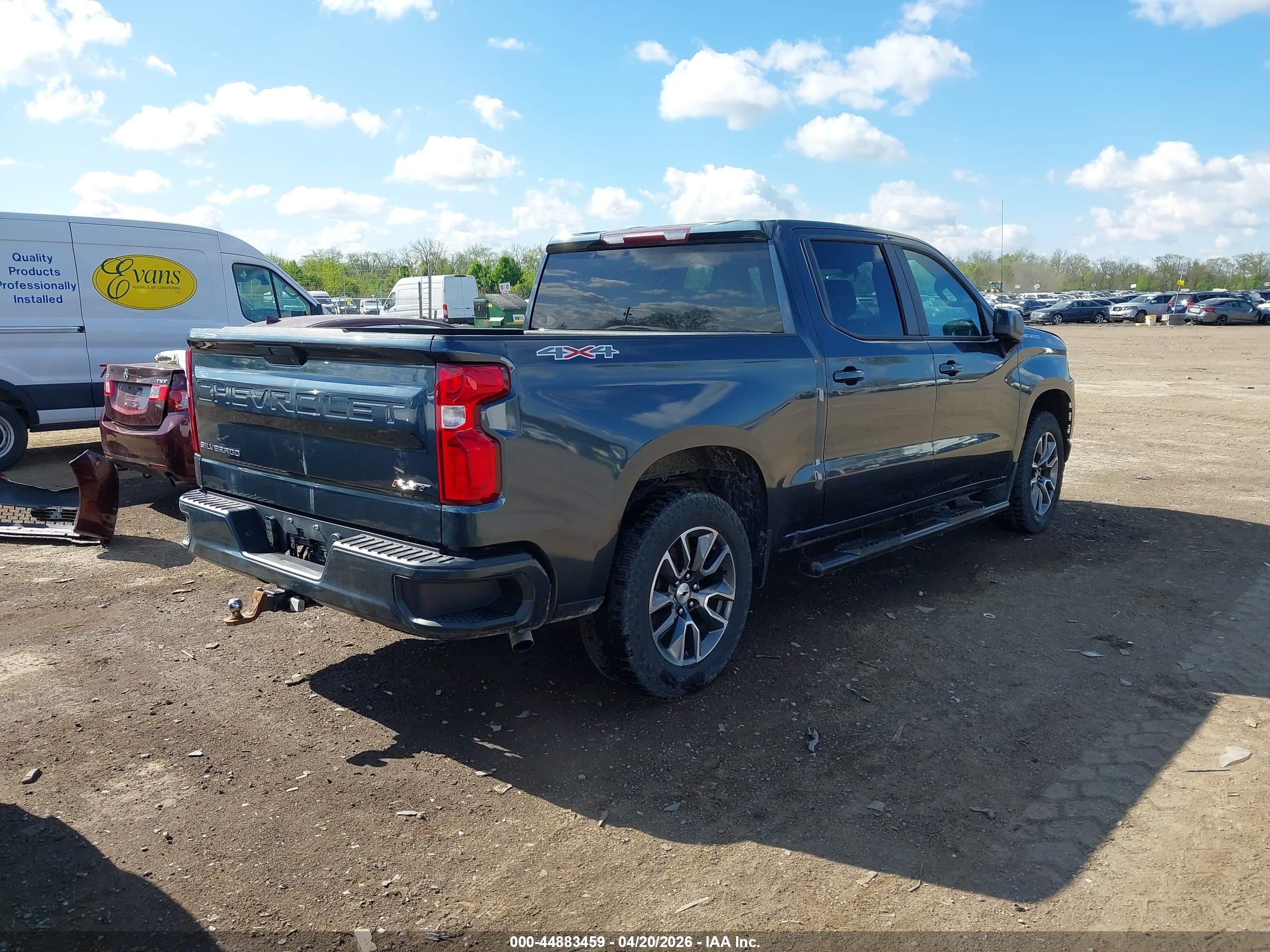 CHEVROLET SILVERADO image 4