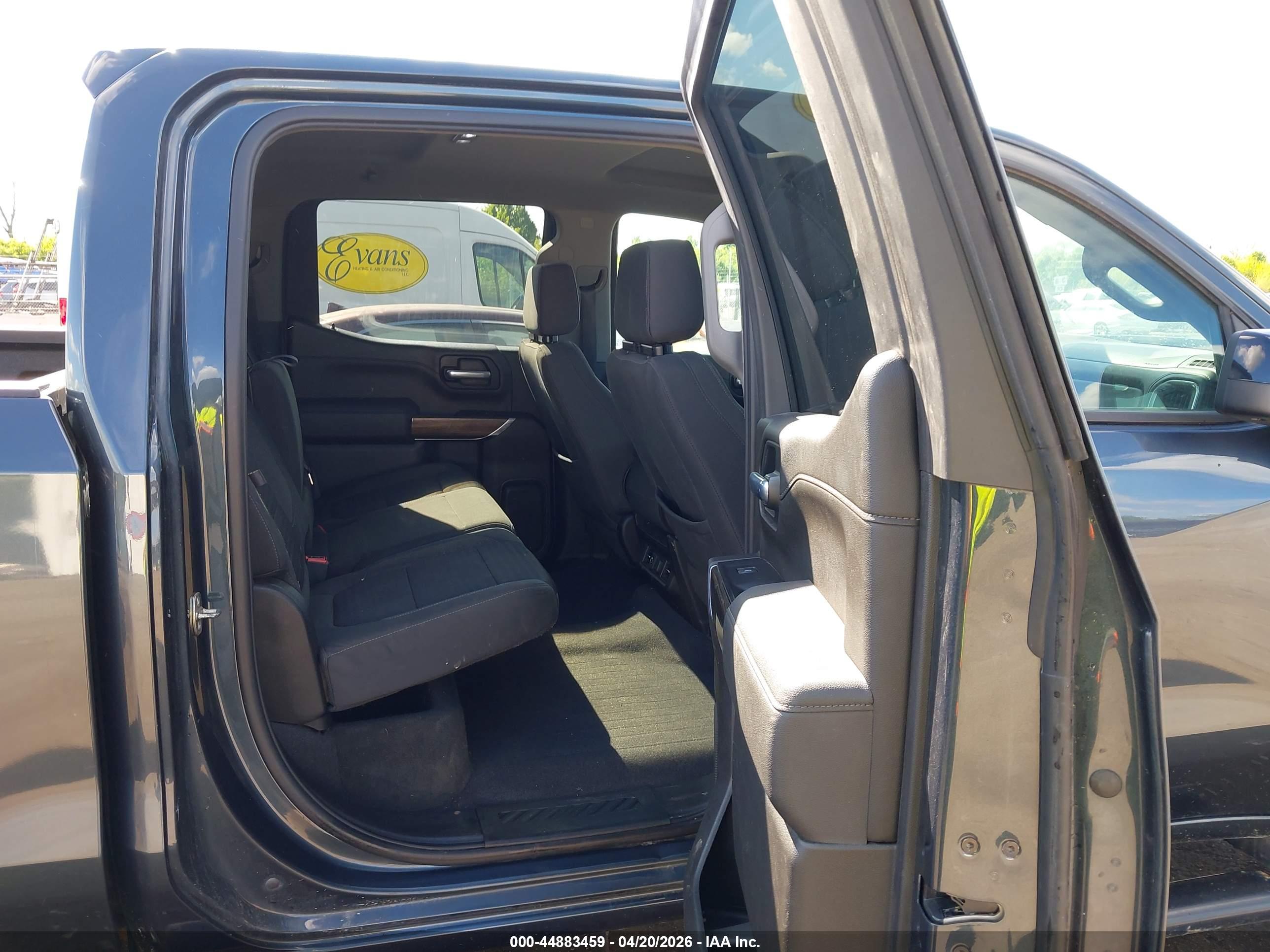 CHEVROLET SILVERADO image 8