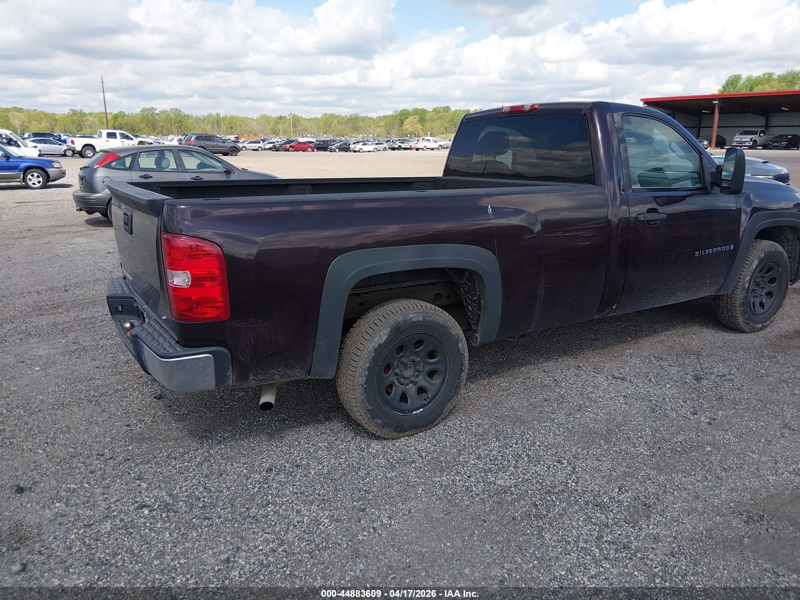 CHEVROLET SILVERADO image 4