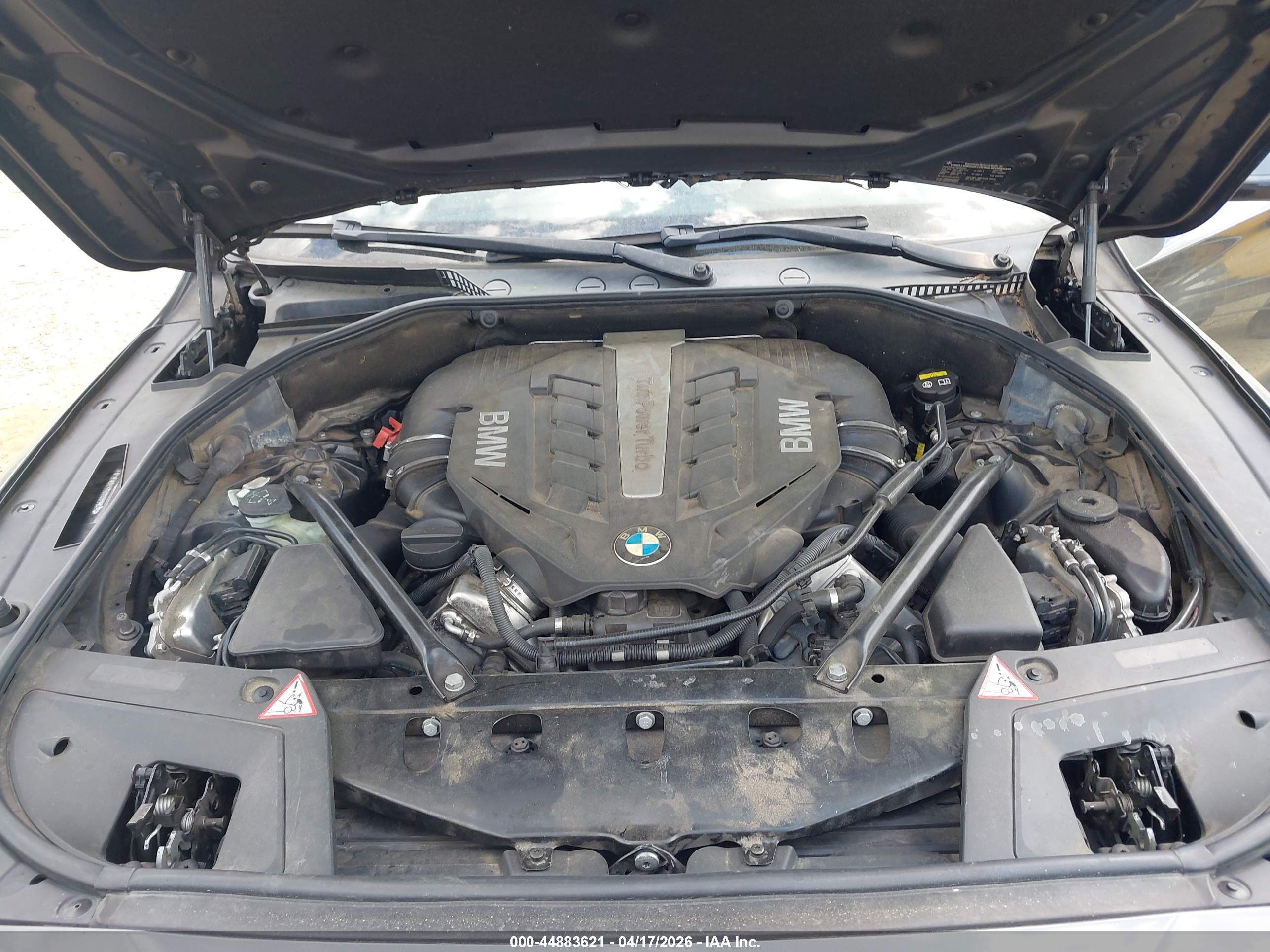 BMW 550I image 10