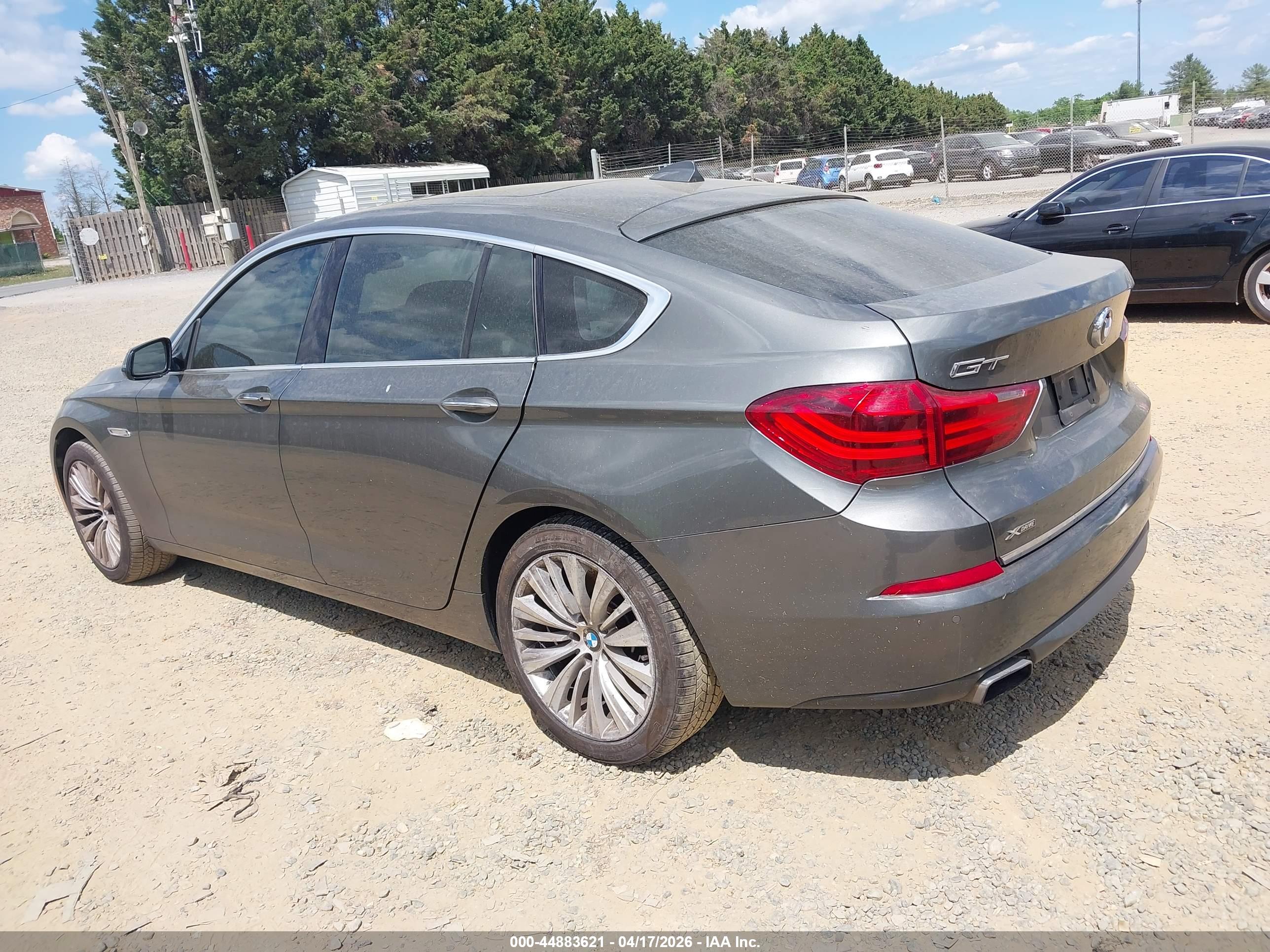 BMW 550I image 3