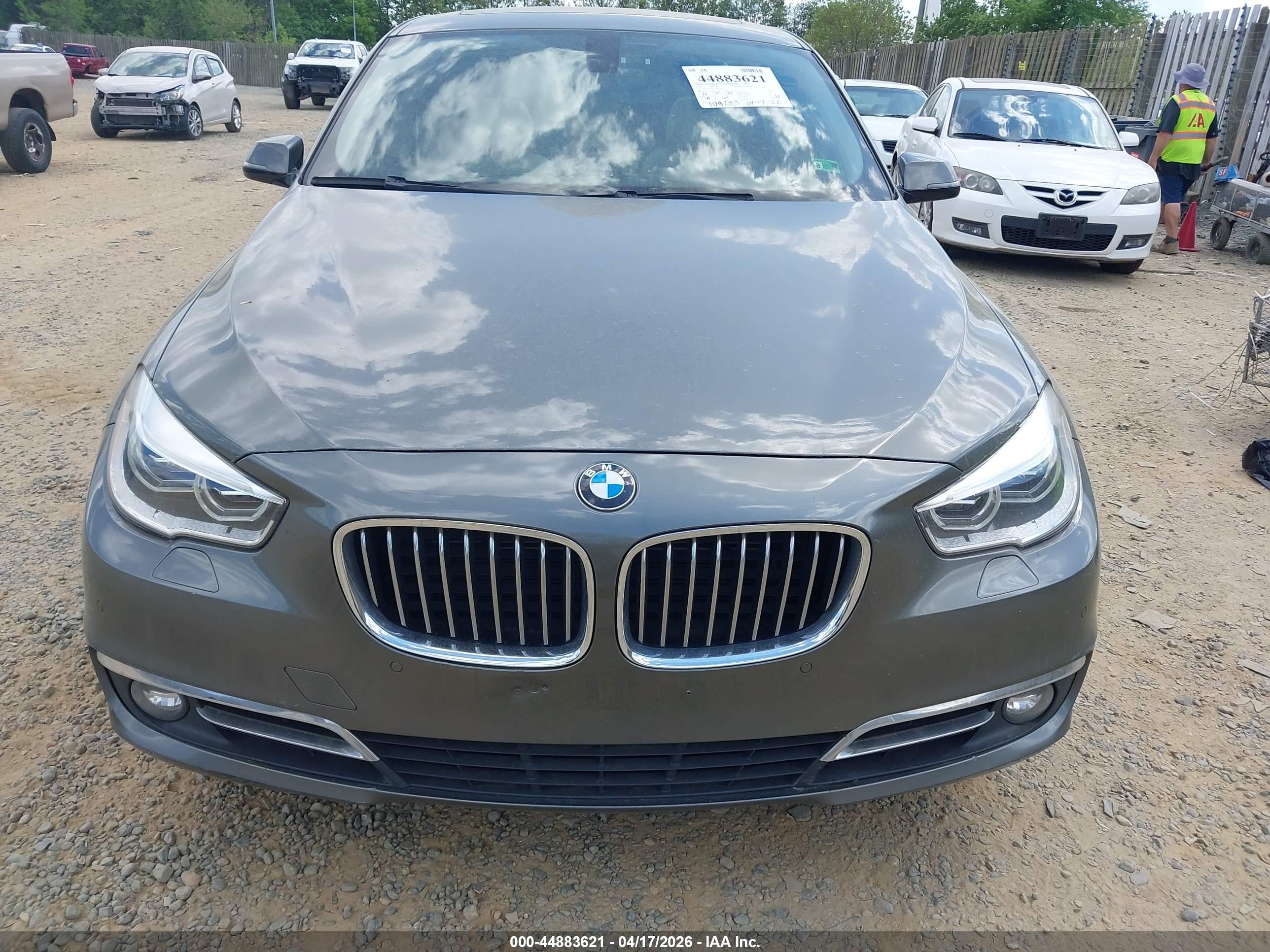 BMW 550I image 6