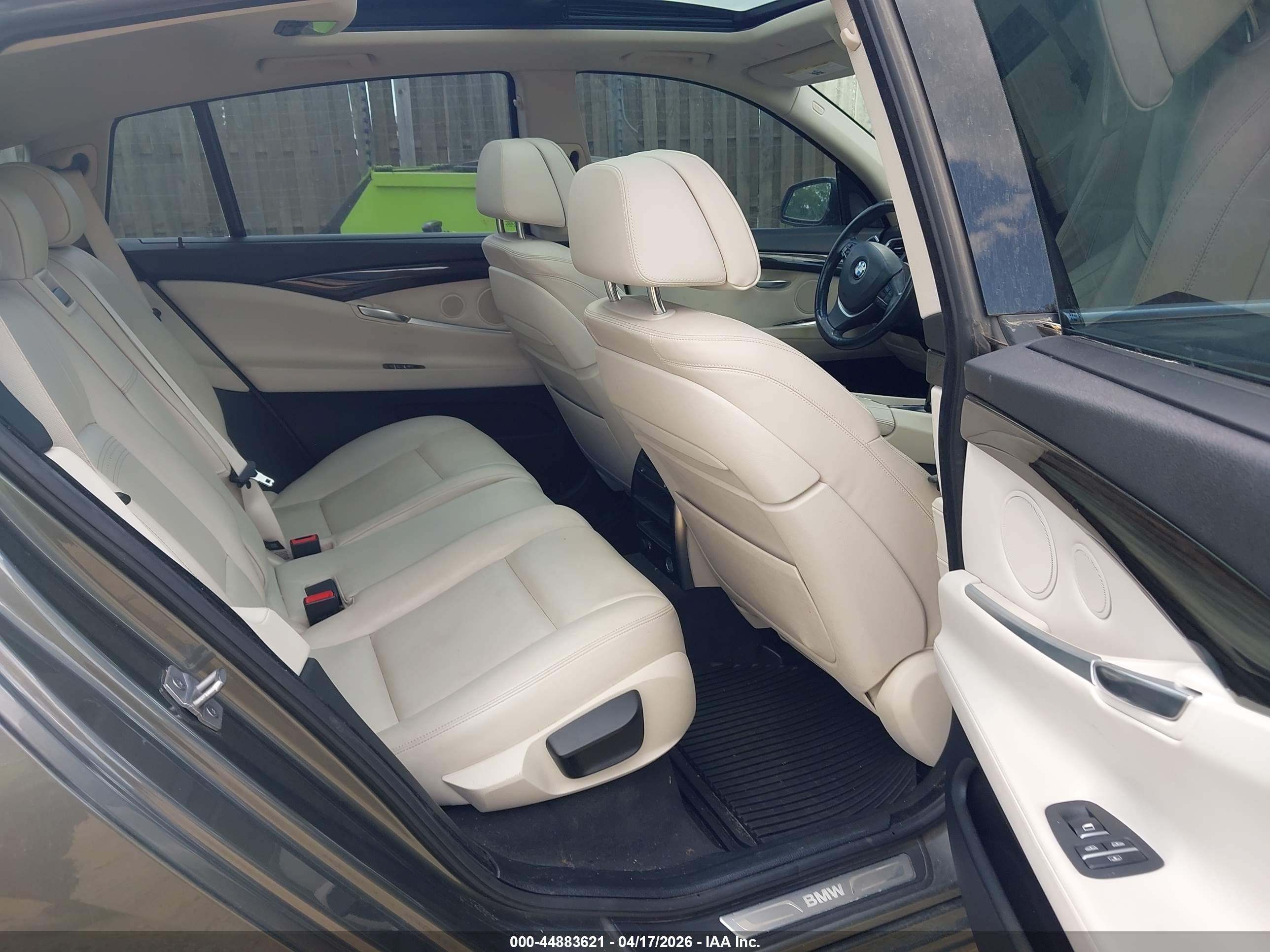 BMW 550I image 8