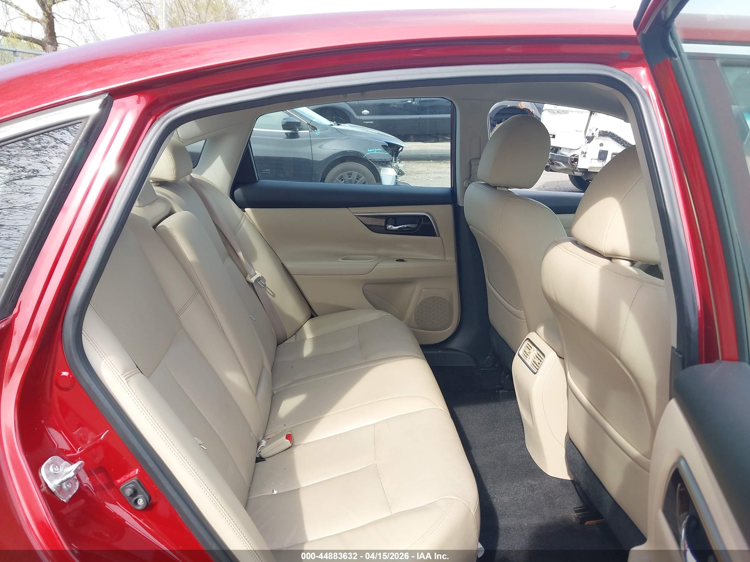 NISSAN ALTIMA image 8