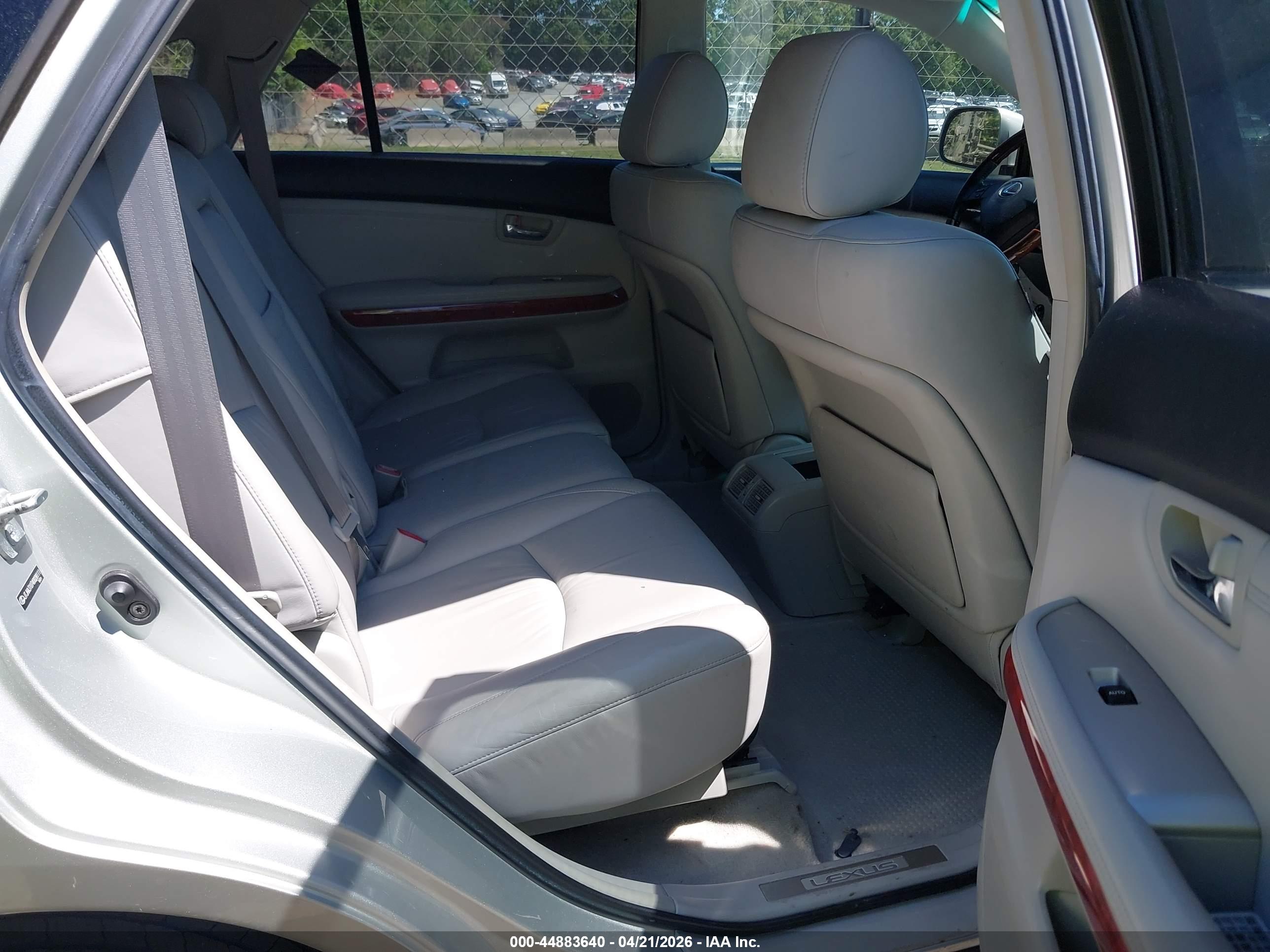 LEXUS RX image 8