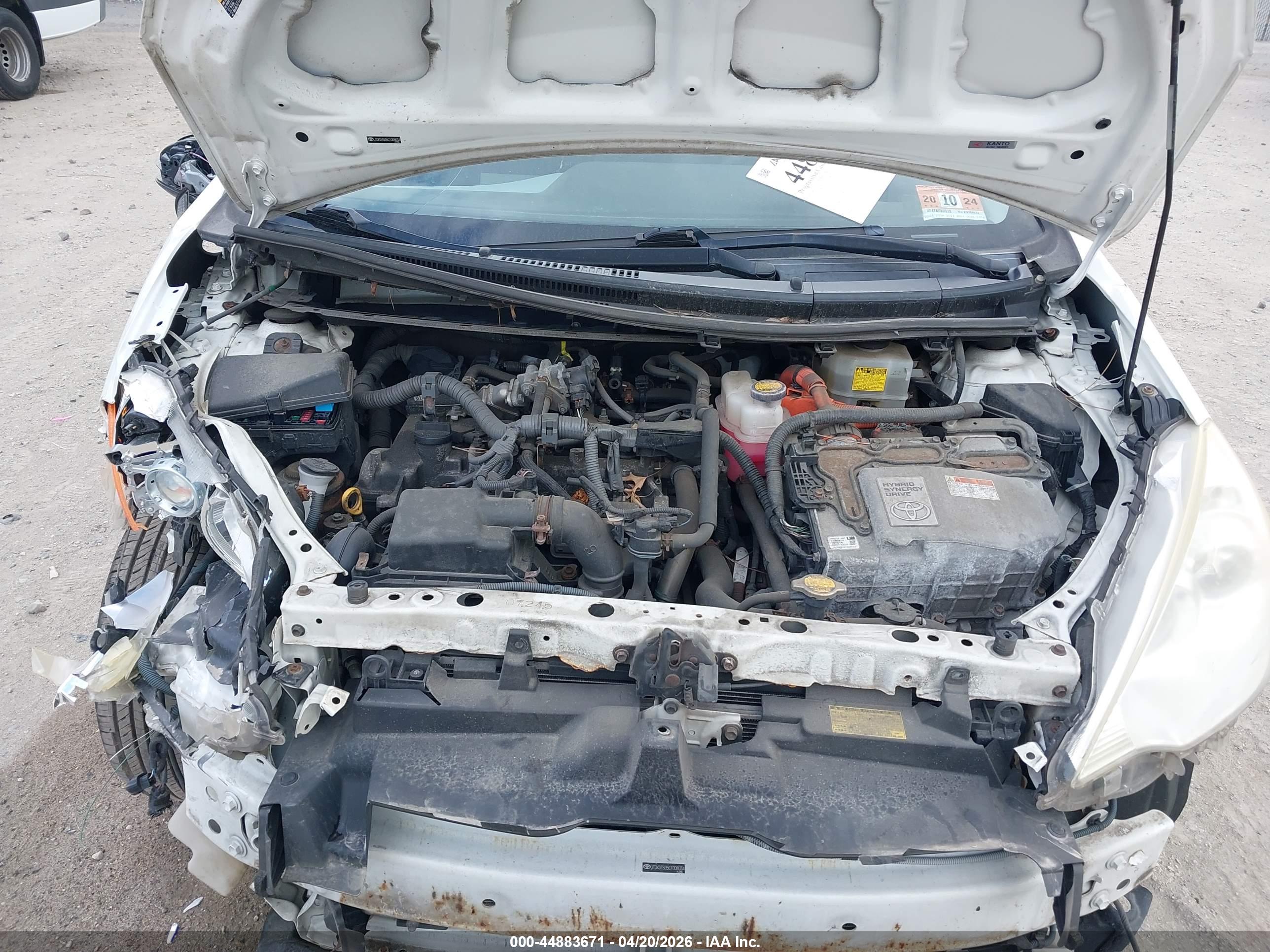 TOYOTA PRIUS image 10