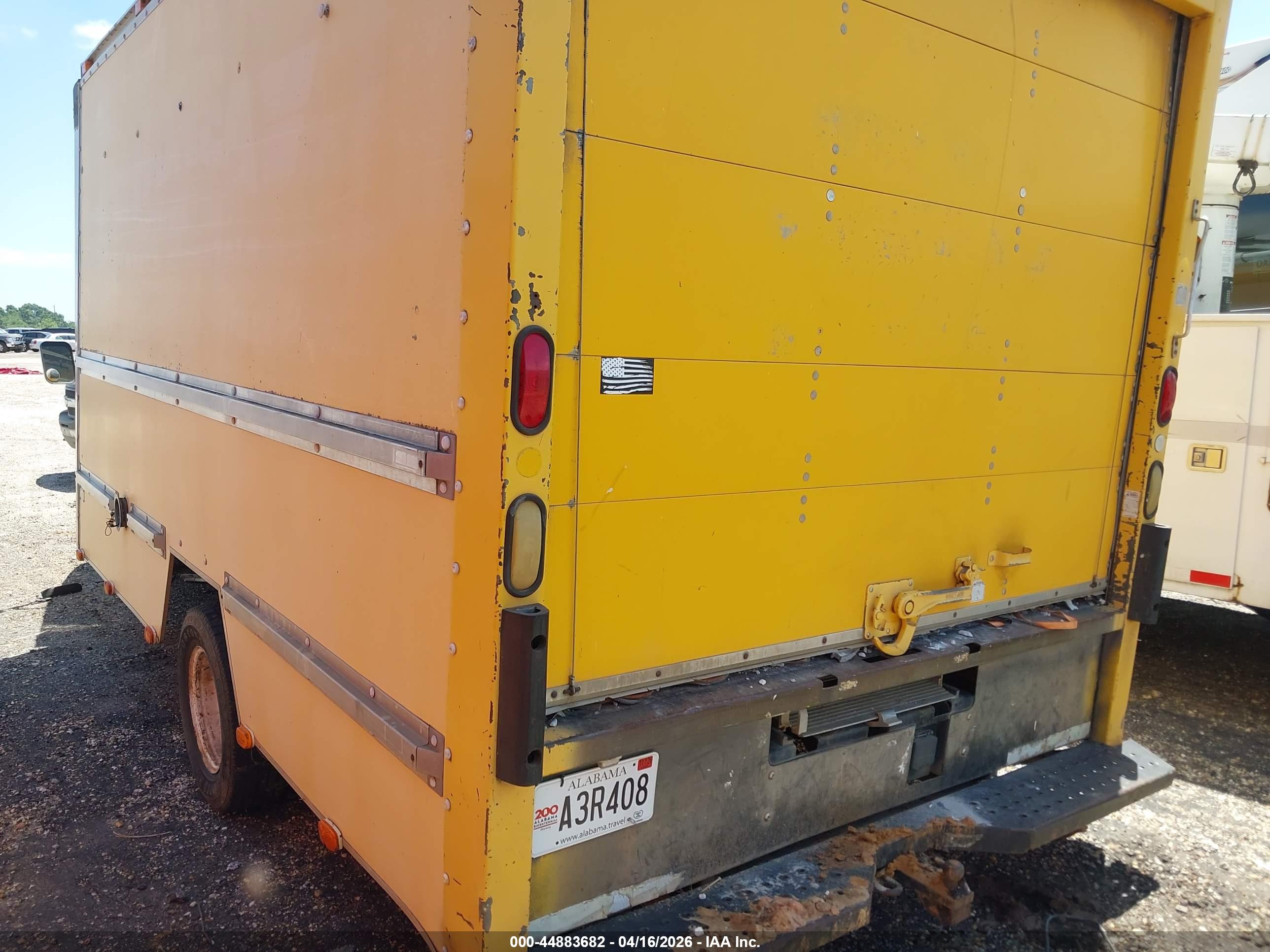 GMC SAVANA image 3