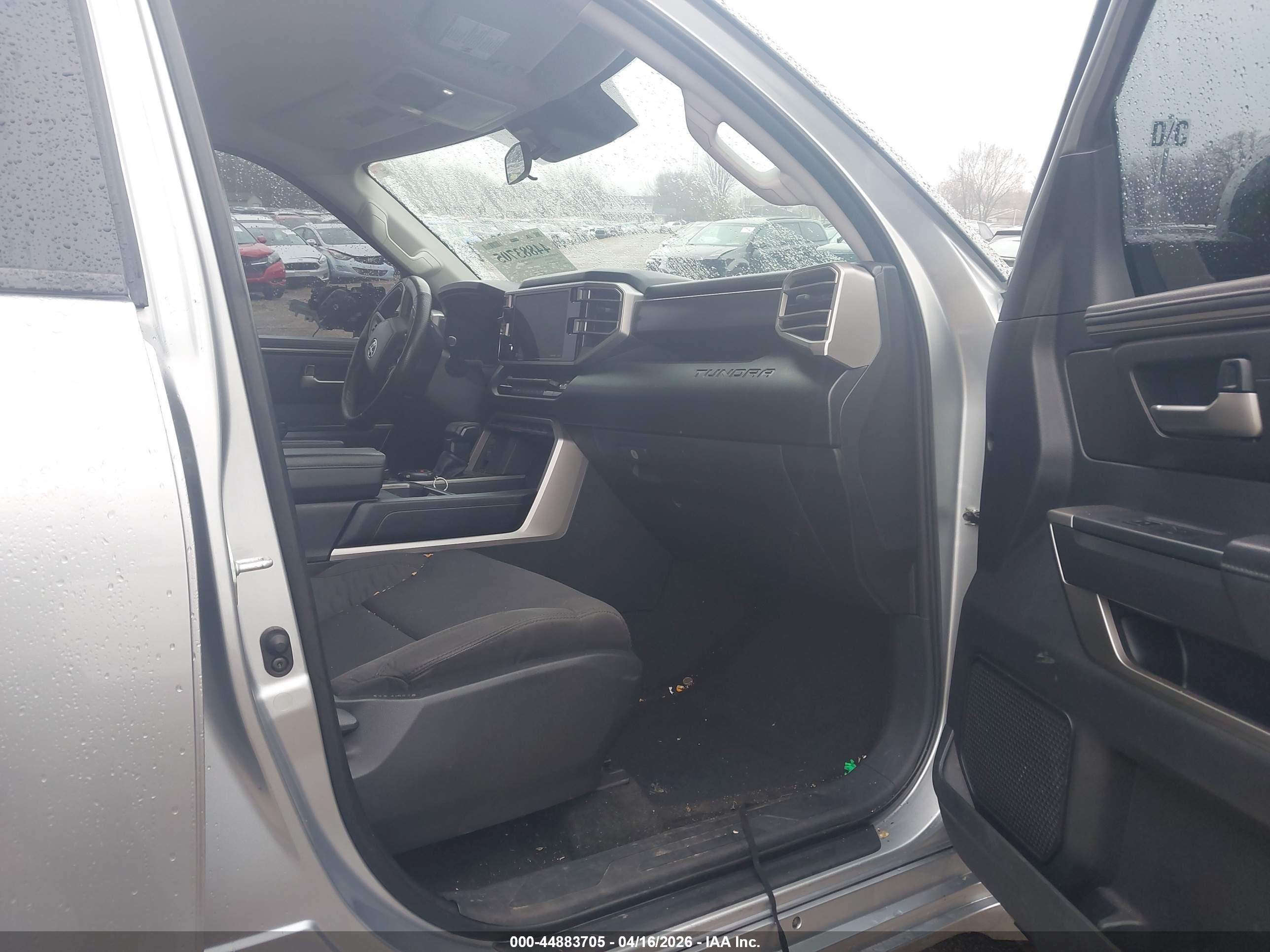 TOYOTA TUNDRA image 5