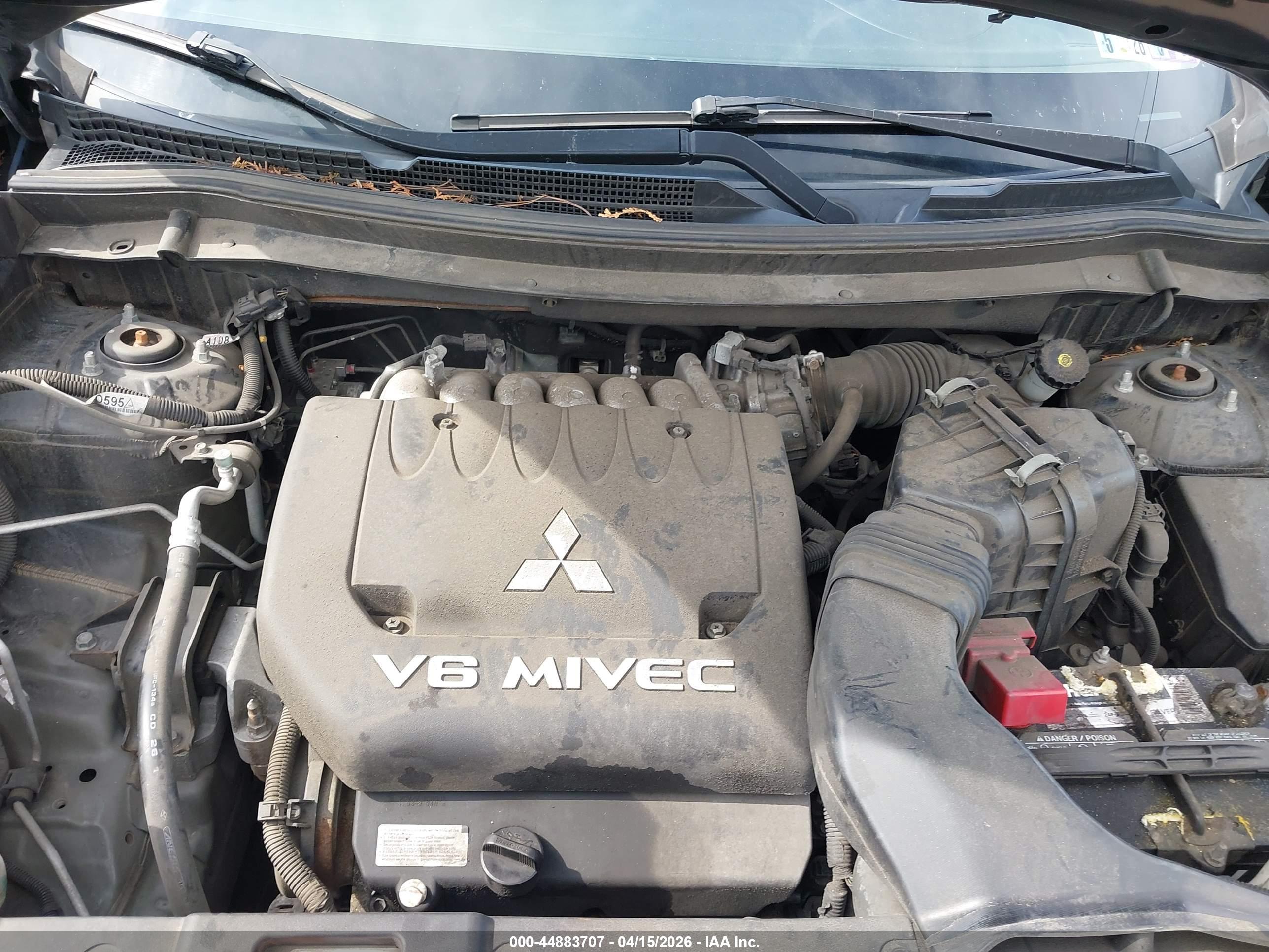 MITSUBISHI OUTLANDER image 10