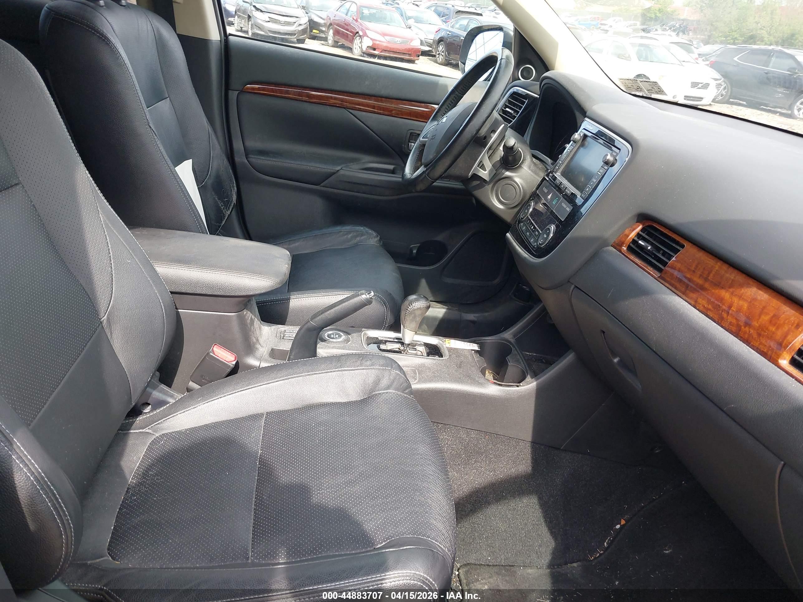 MITSUBISHI OUTLANDER image 5