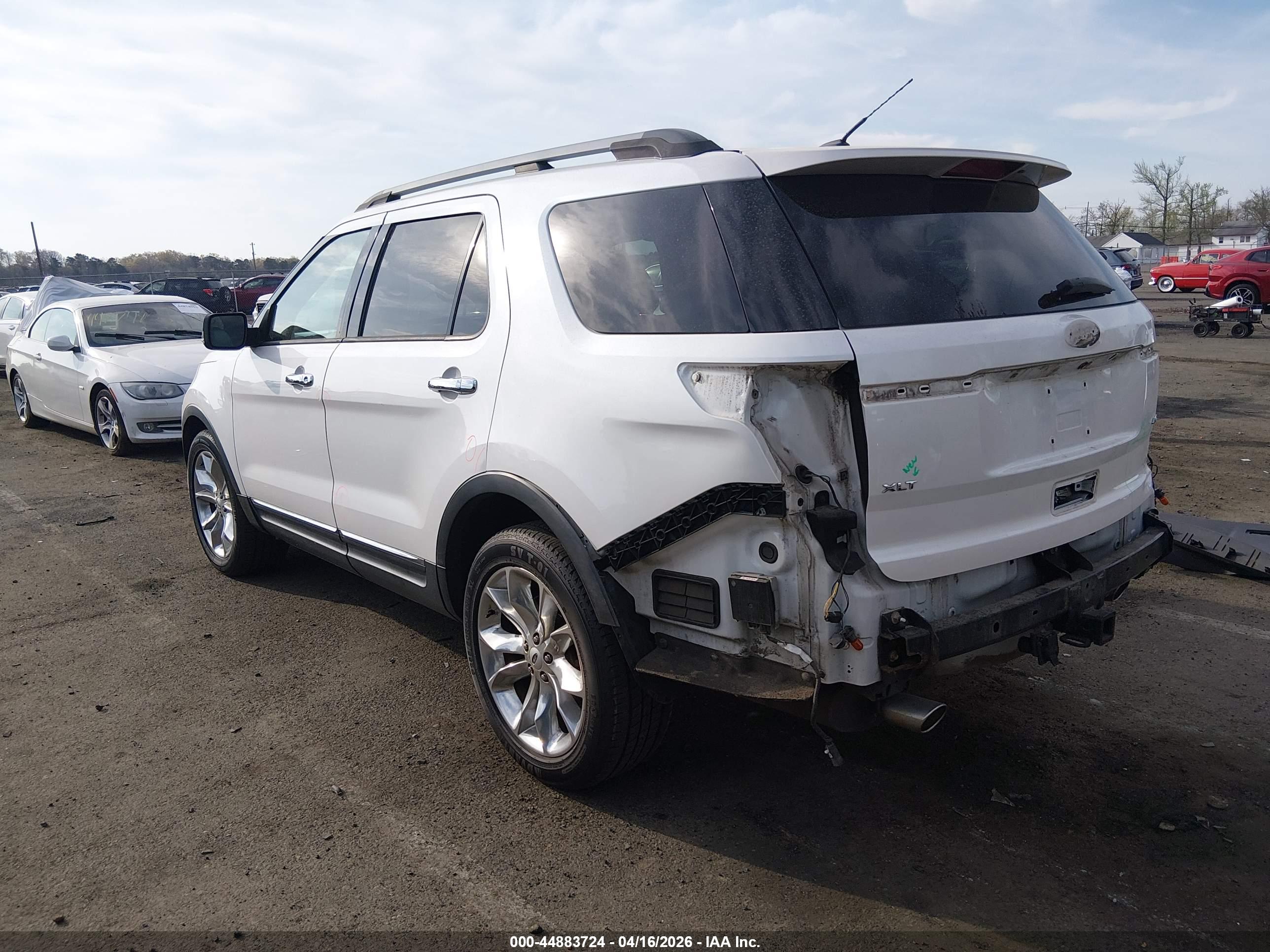 FORD EXPLORER image 3