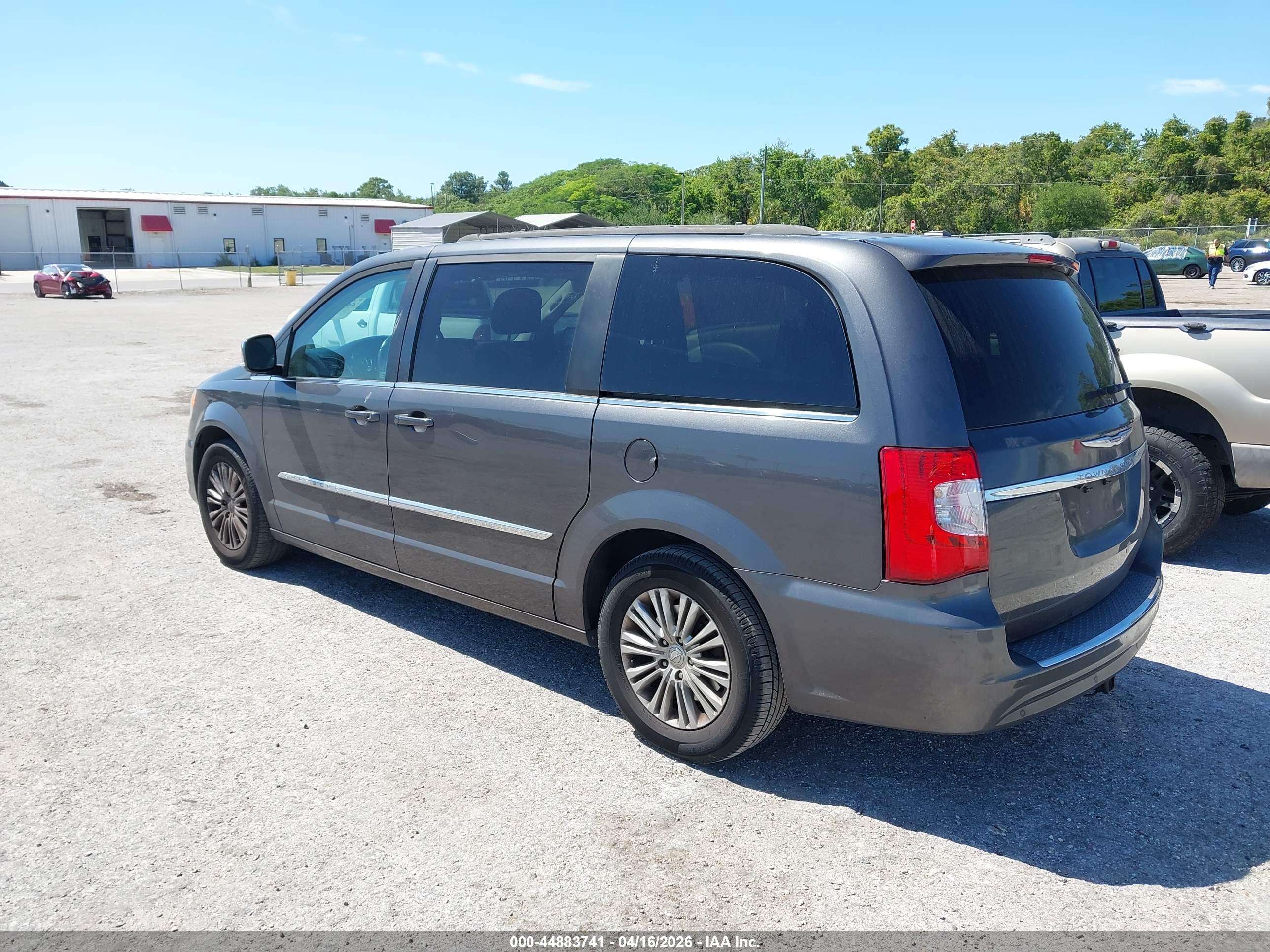 CHRYSLER TOWN image 3