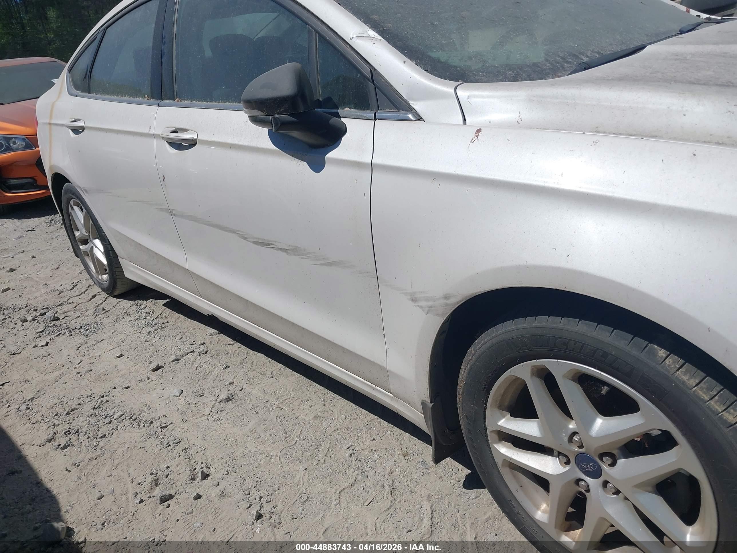 FORD FUSION image 6