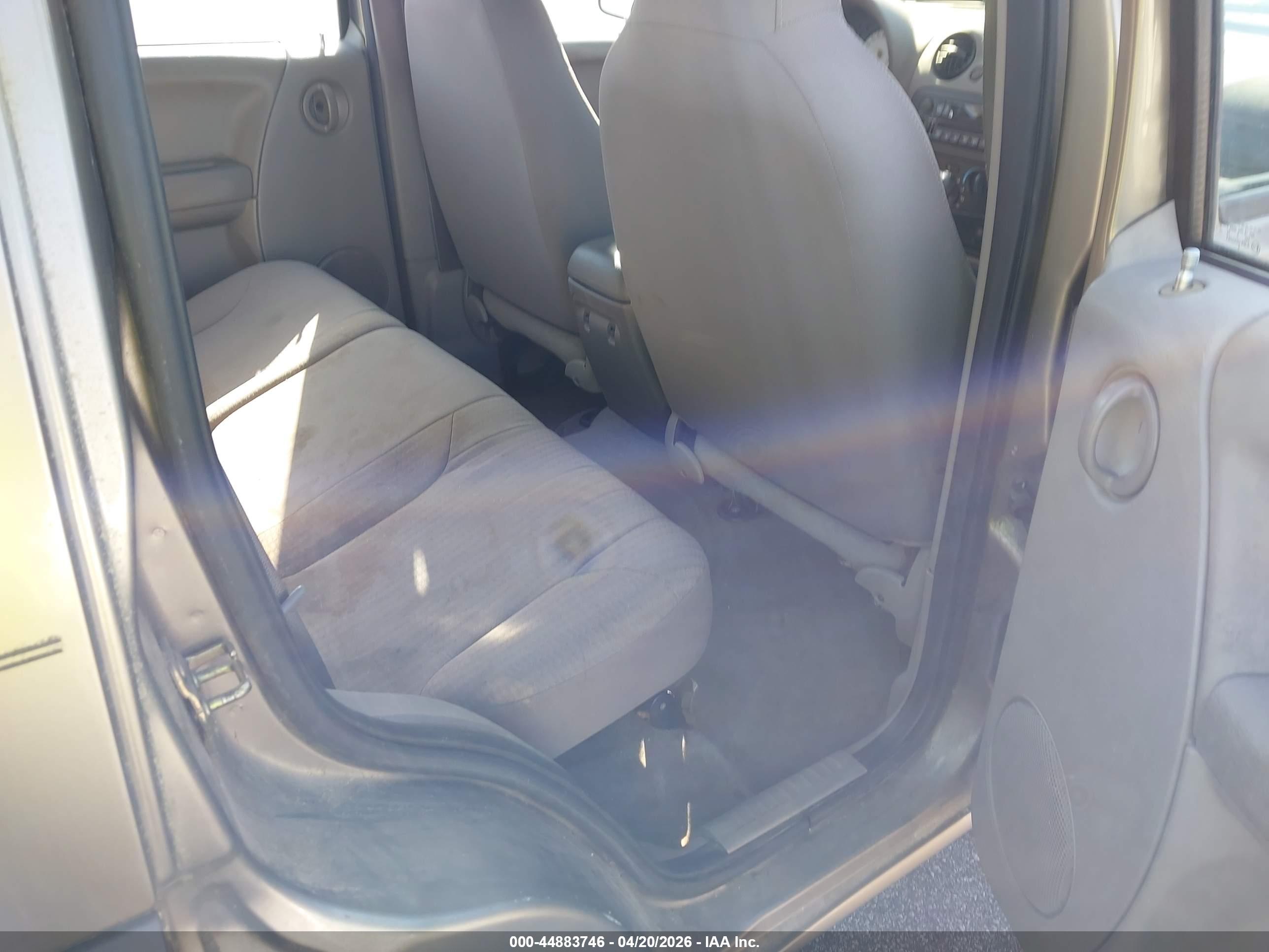 JEEP LIBERTY image 8
