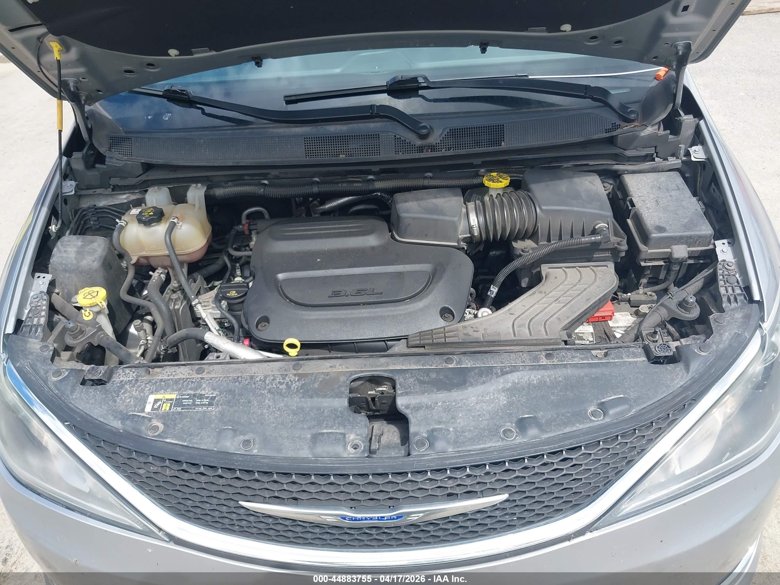 CHRYSLER PACIFICA image 10