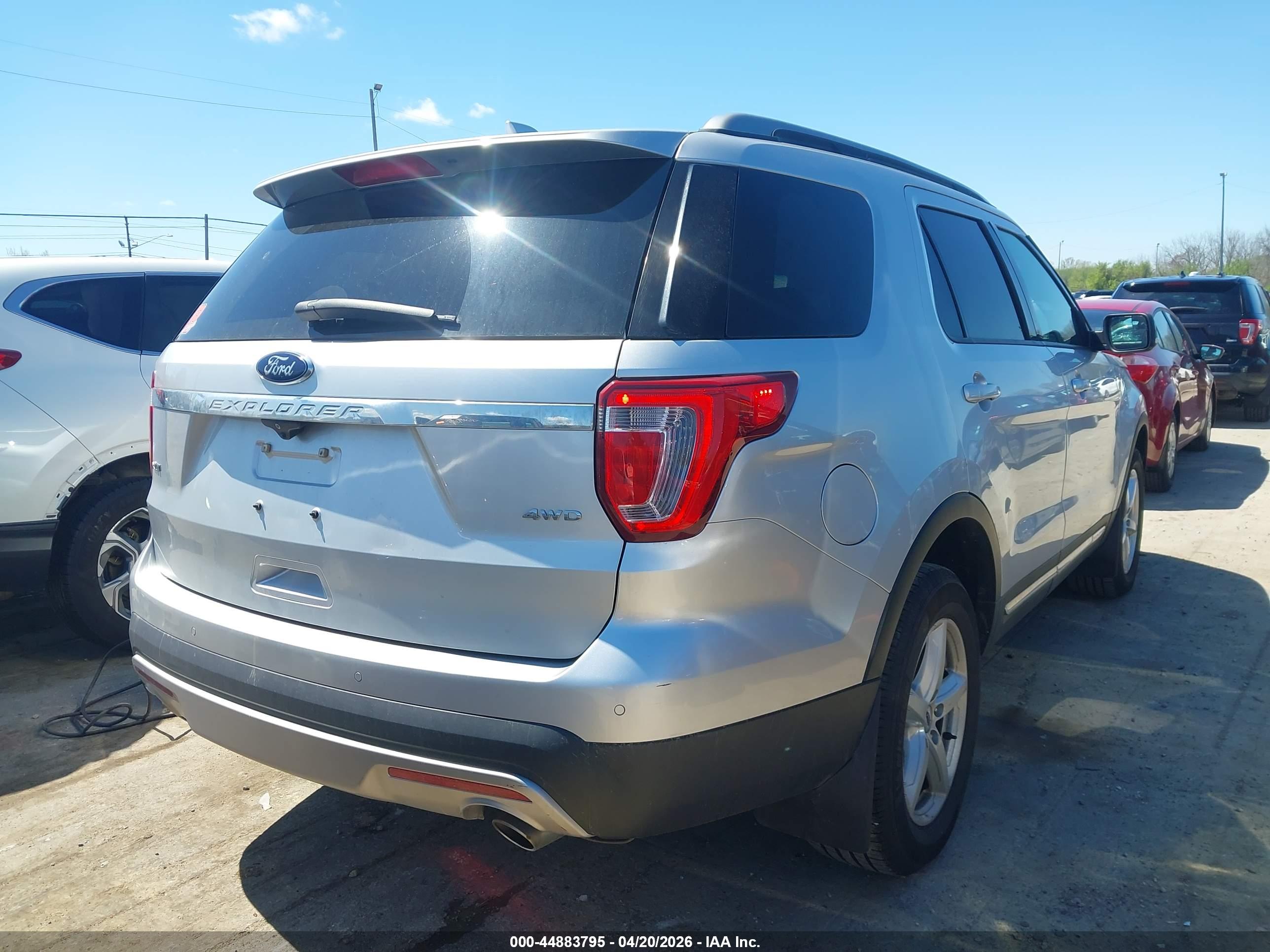 FORD EXPLORER image 4