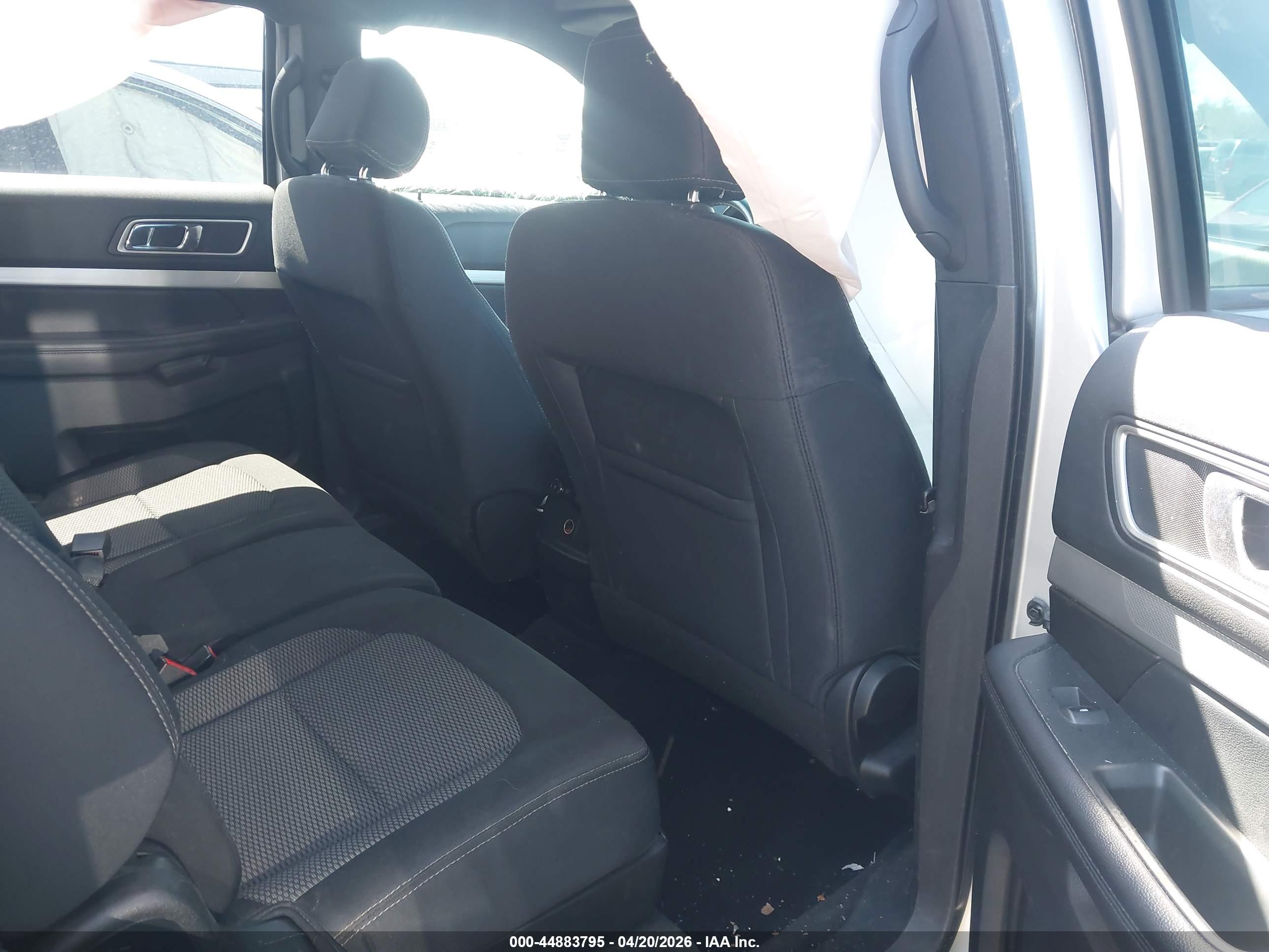 FORD EXPLORER image 8