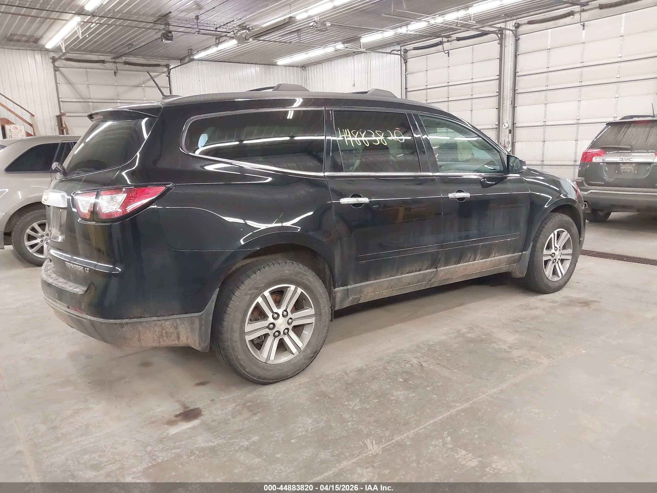 CHEVROLET TRAVERSE image 4