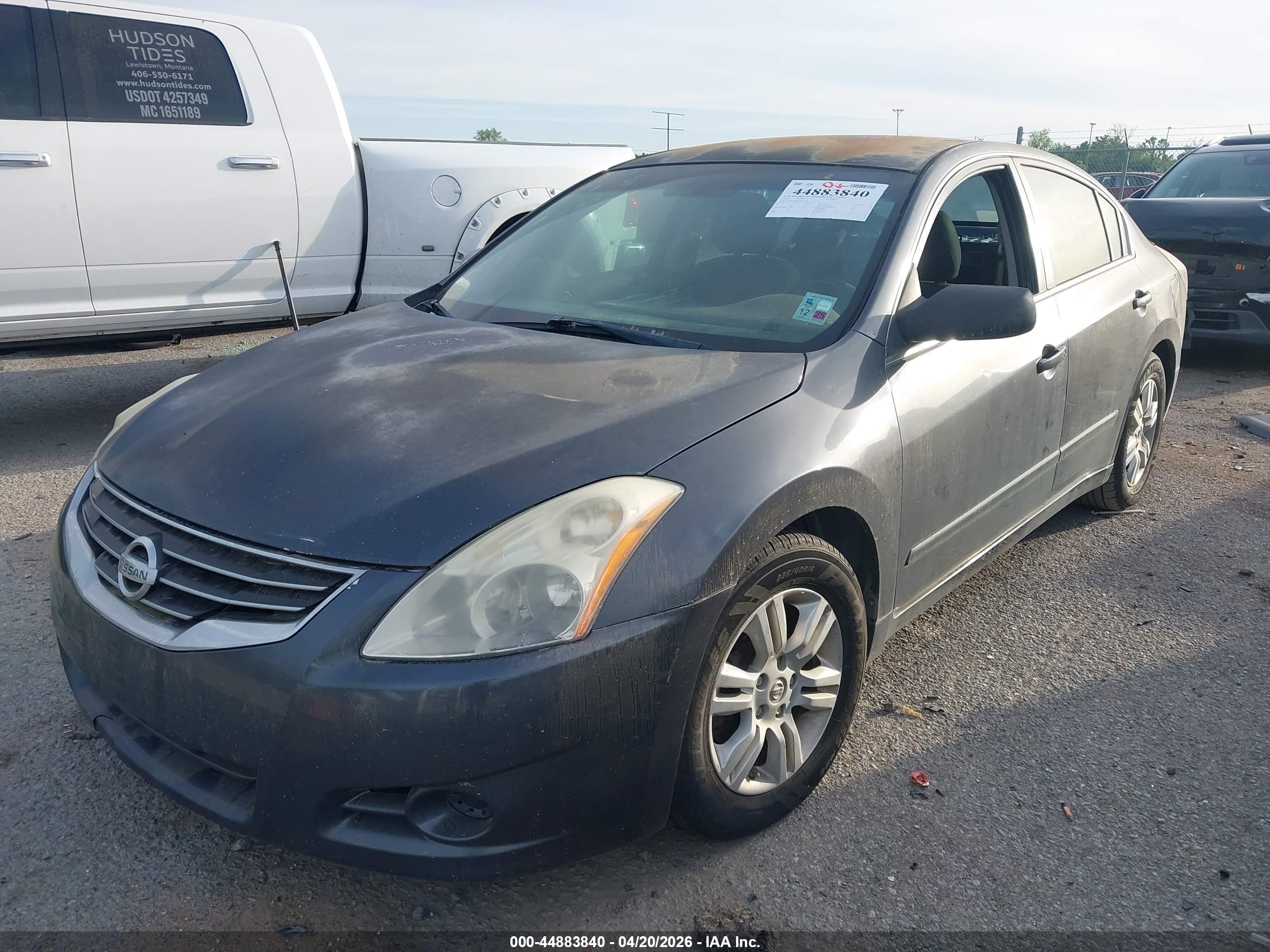 NISSAN ALTIMA image 2