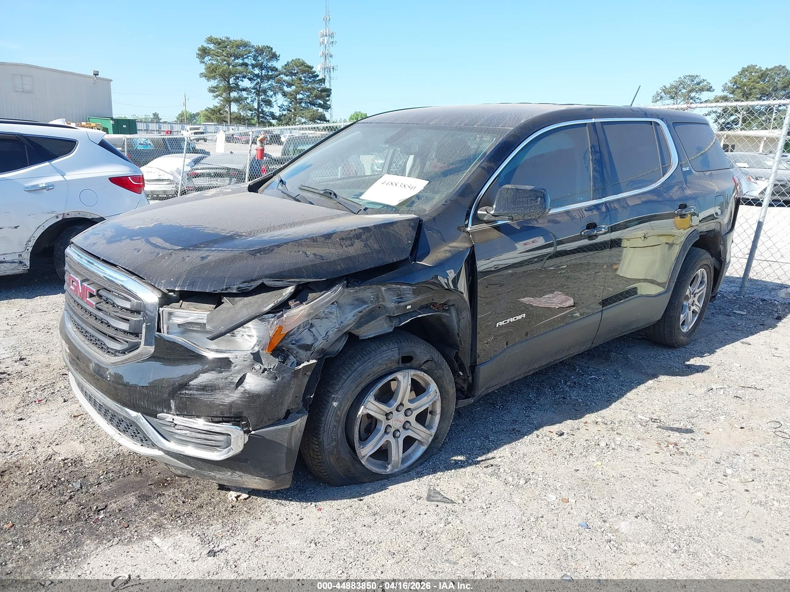 GMC ACADIA image 2