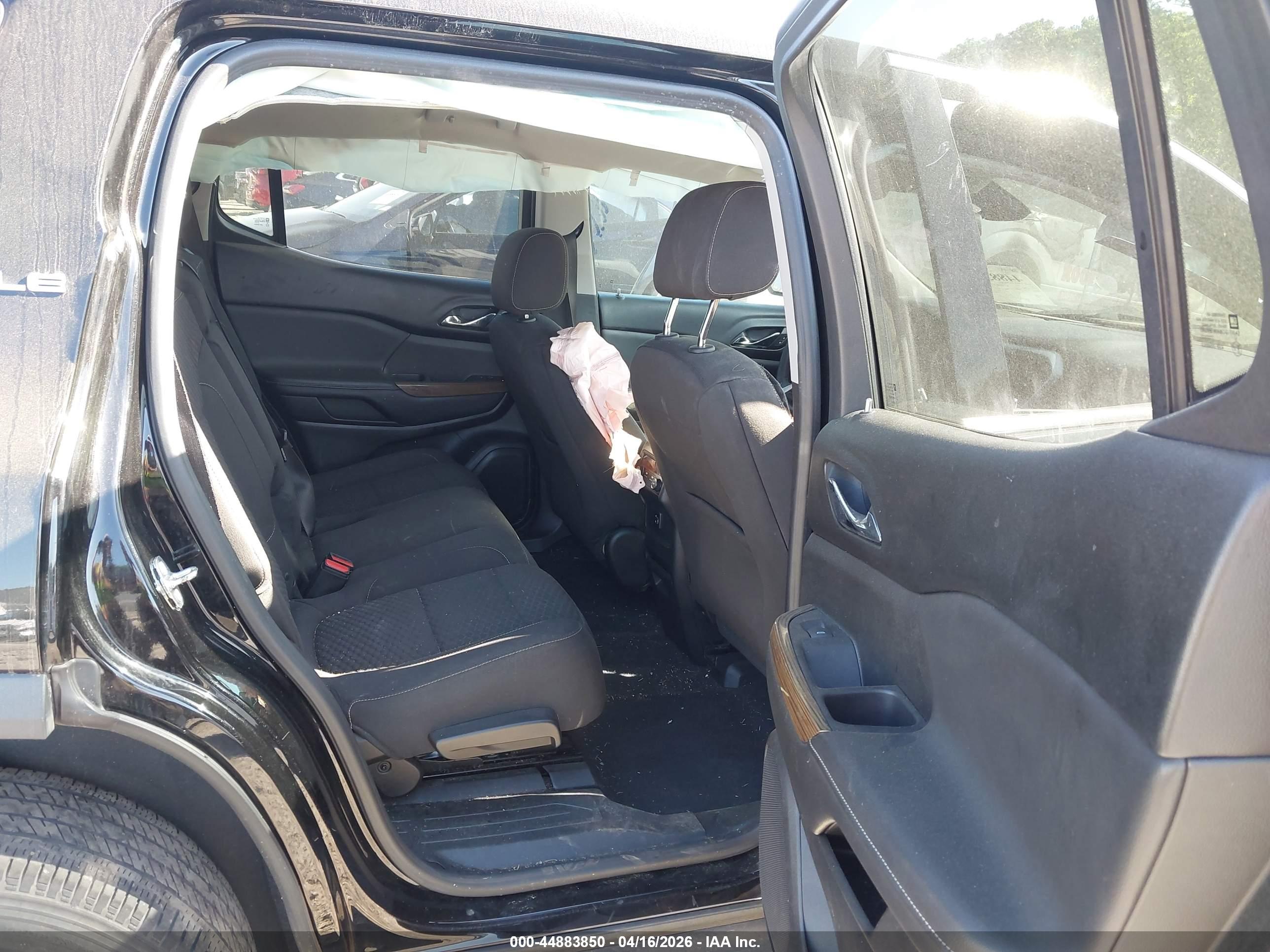 GMC ACADIA image 8