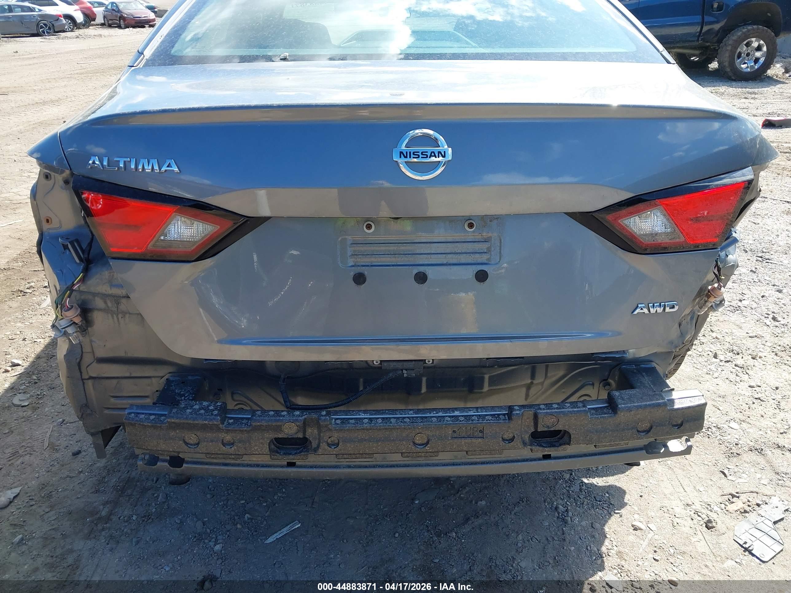 NISSAN ALTIMA image 6