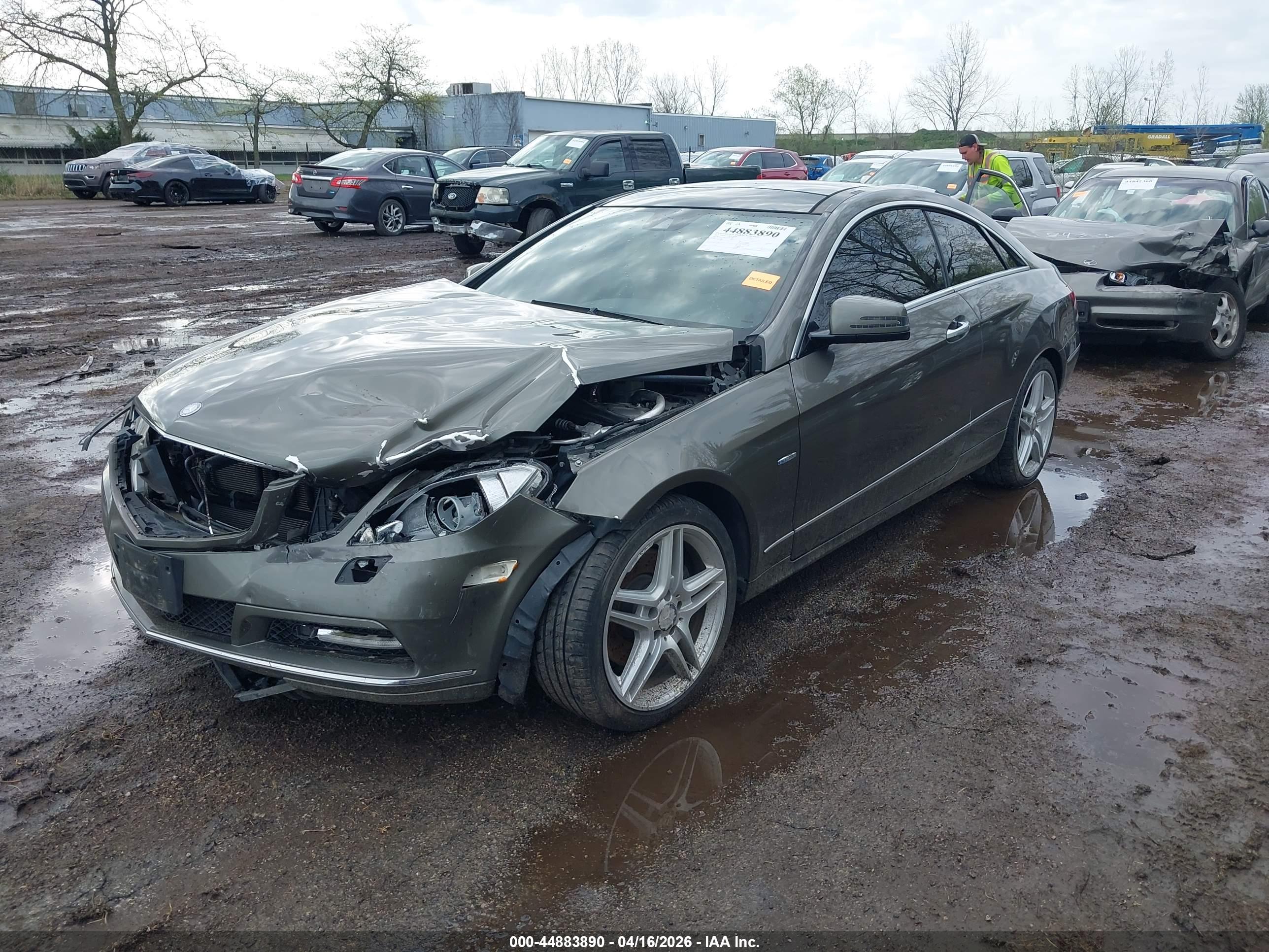 MERCEDES-BENZ E image 2