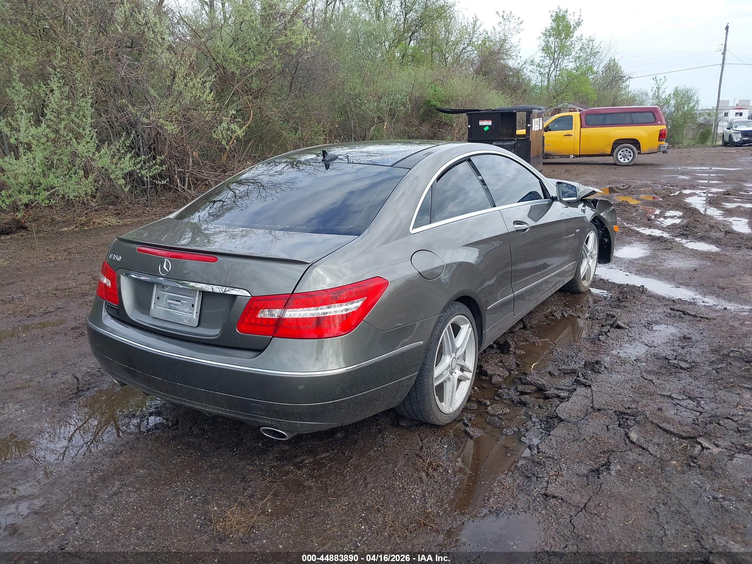 MERCEDES-BENZ E image 4