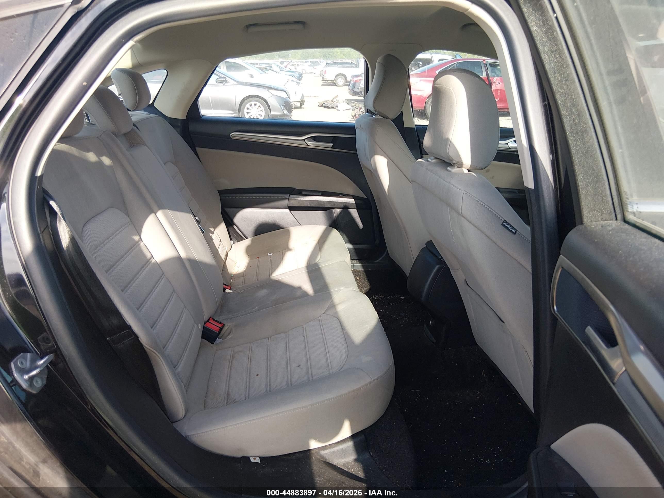FORD FUSION image 8