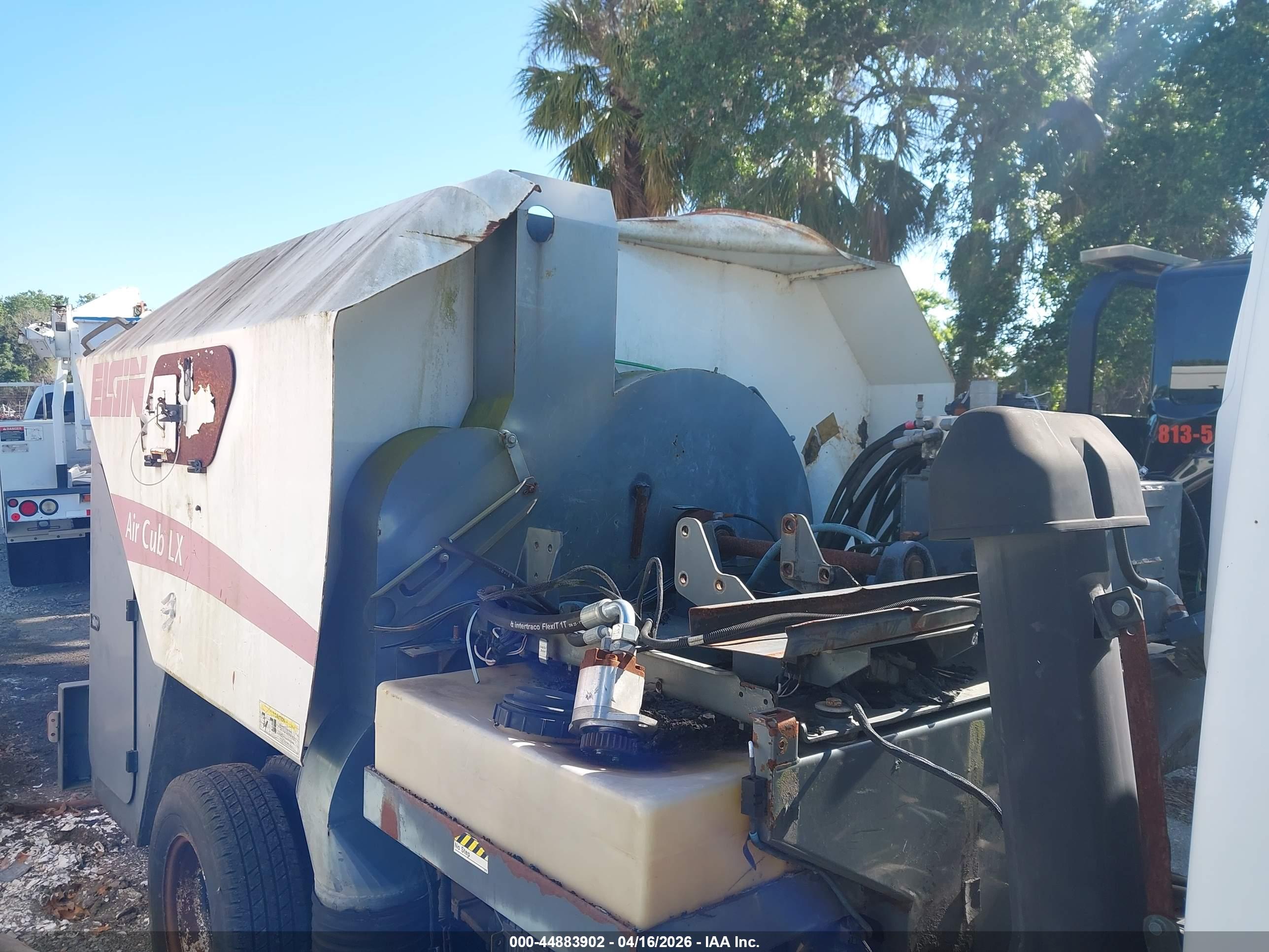 ISUZU W4S042 image 7