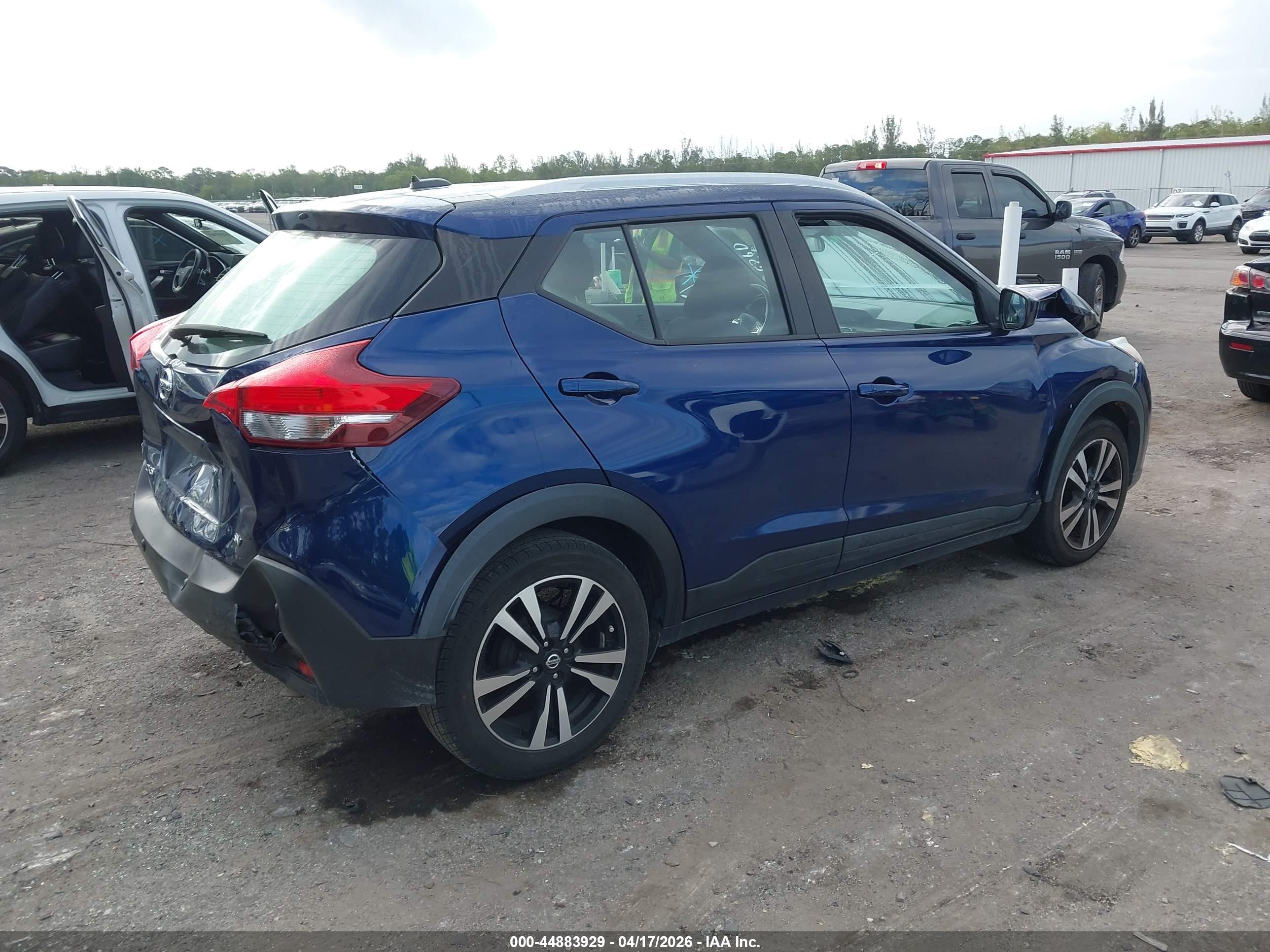 NISSAN KICKS image 4