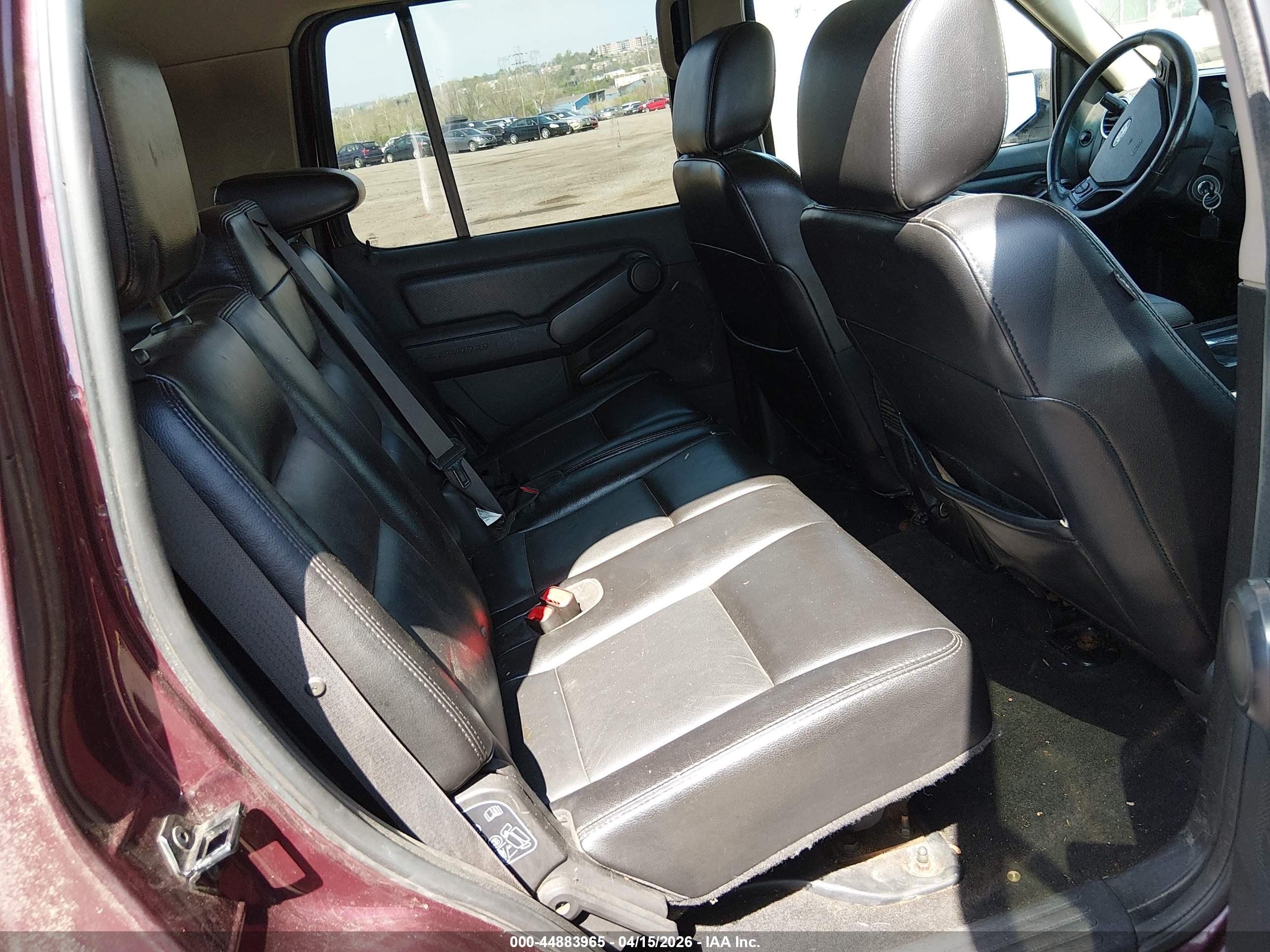 FORD EXPLORER image 8