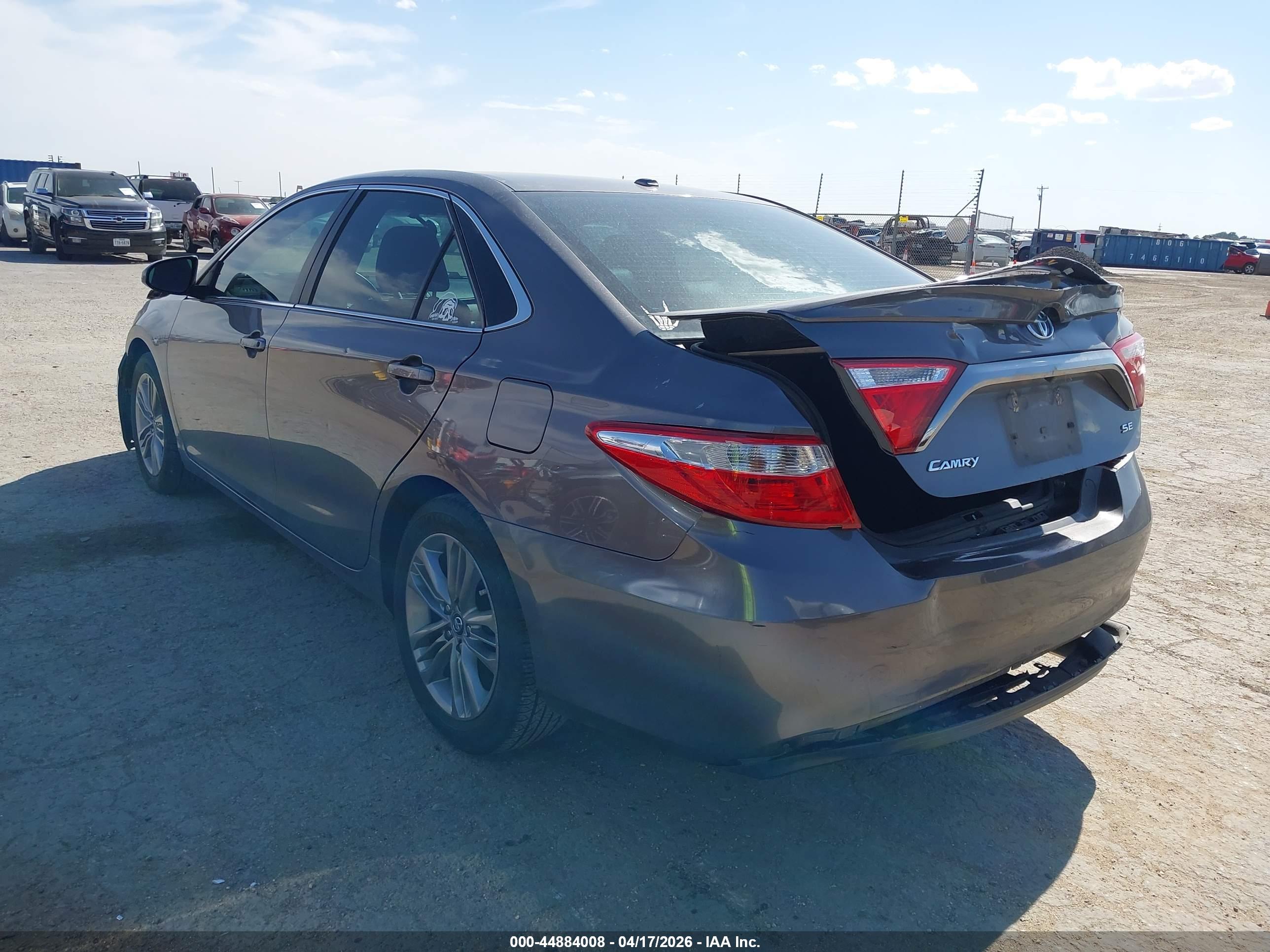 TOYOTA CAMRY image 3