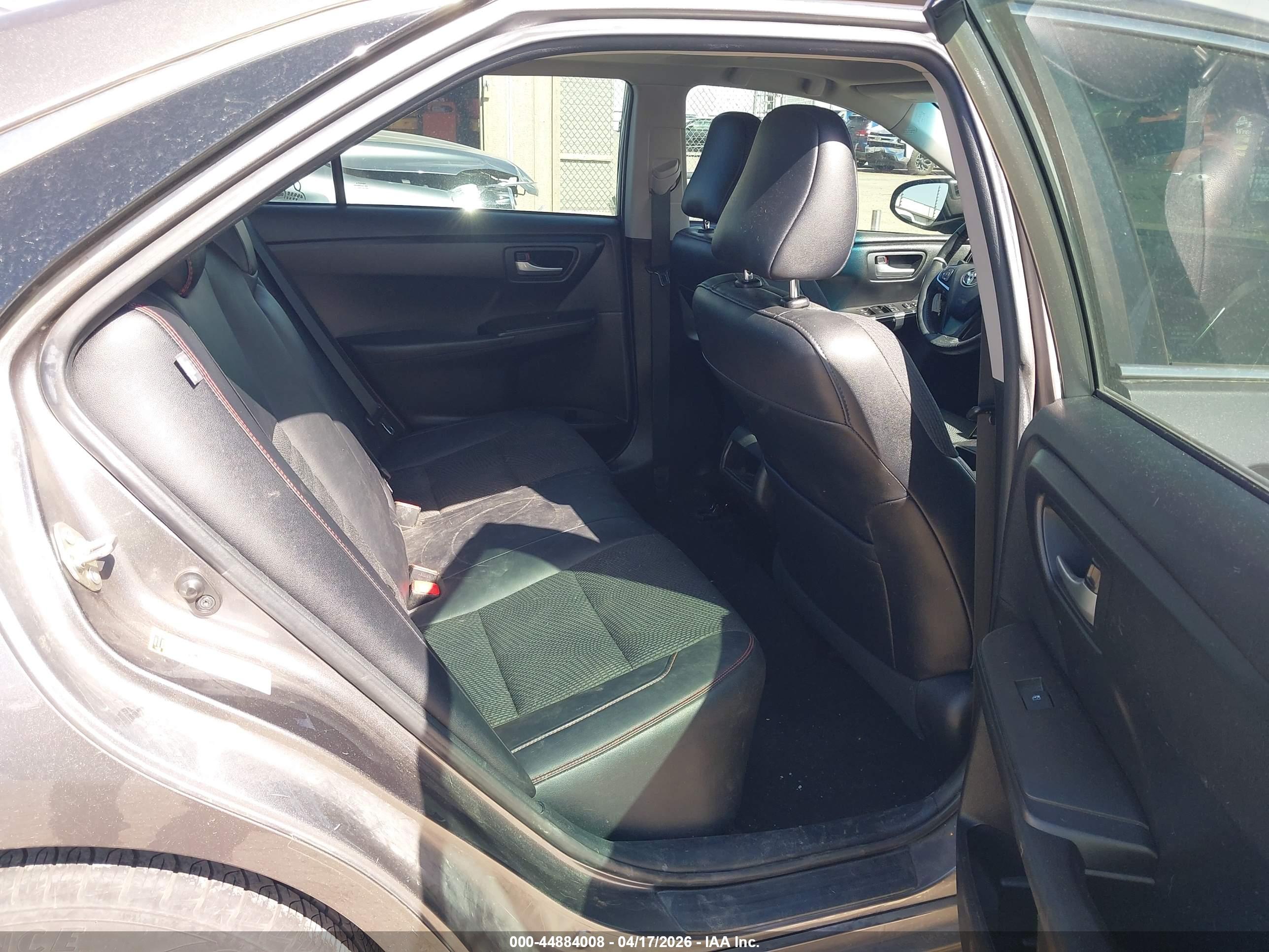 TOYOTA CAMRY image 8