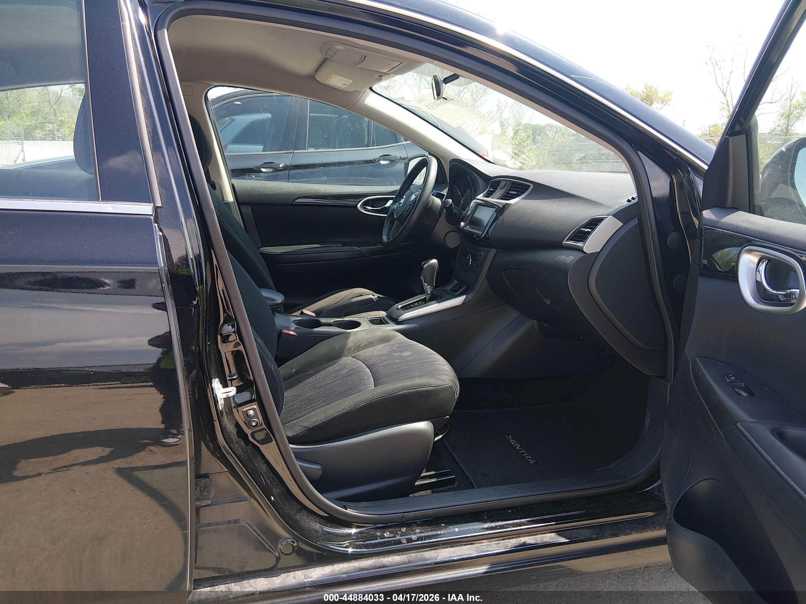NISSAN SENTRA image 5