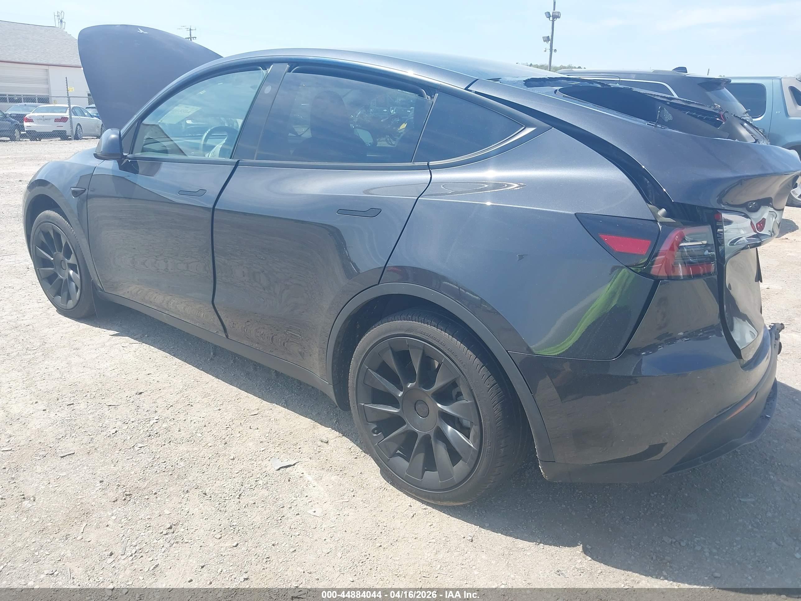 TESLA MODEL image 3