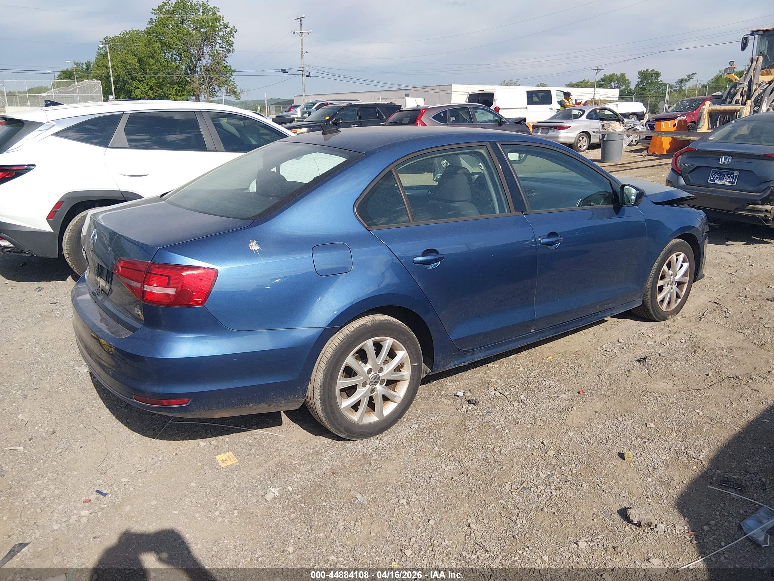 VOLKSWAGEN JETTA image 4